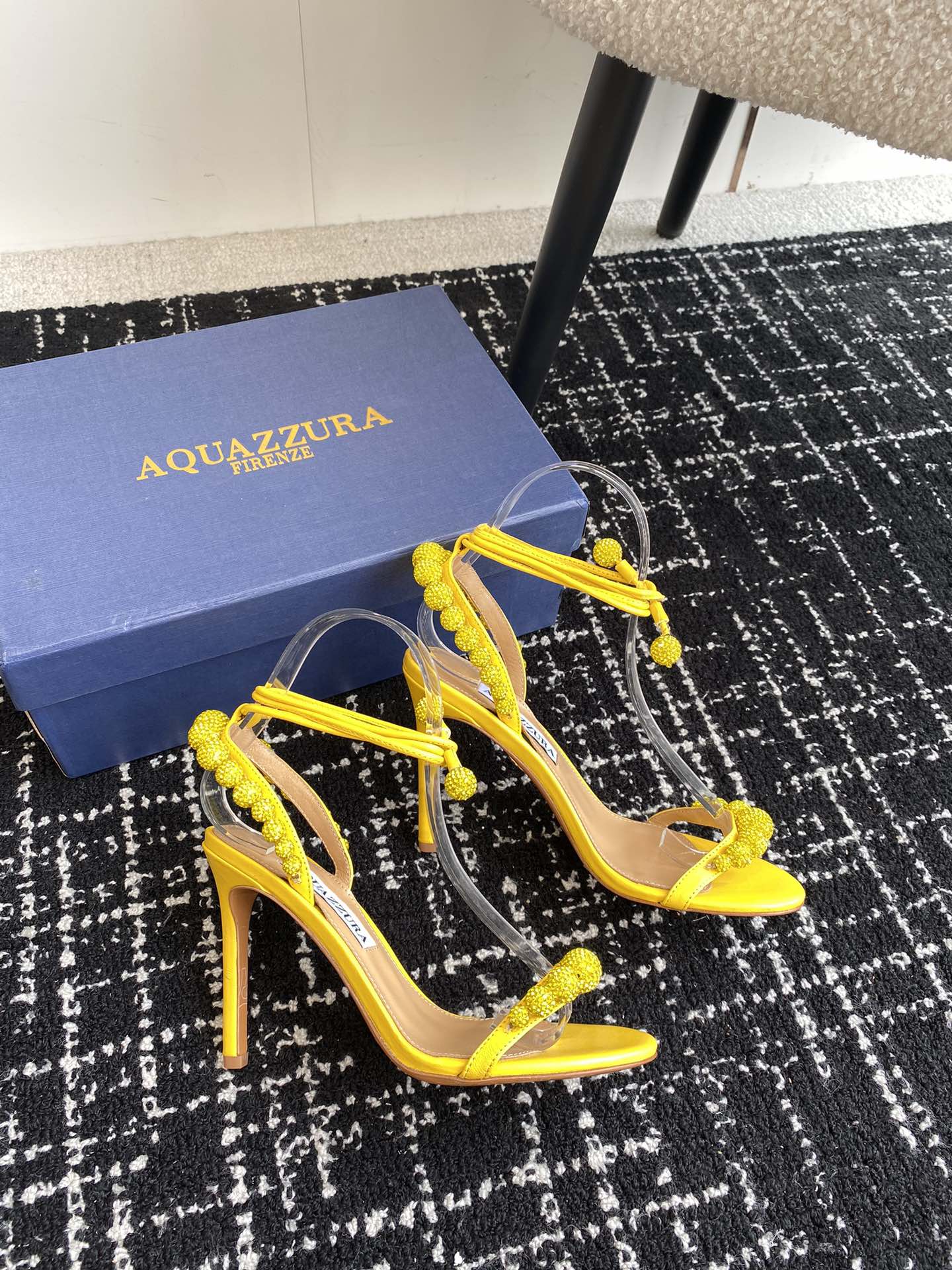 Aquazzura24ss惊艳火爆款菠萝王室贵族的钟爱雍容华贵气质高雅到手如图柜级品质璀璨别致水钻饰扣小