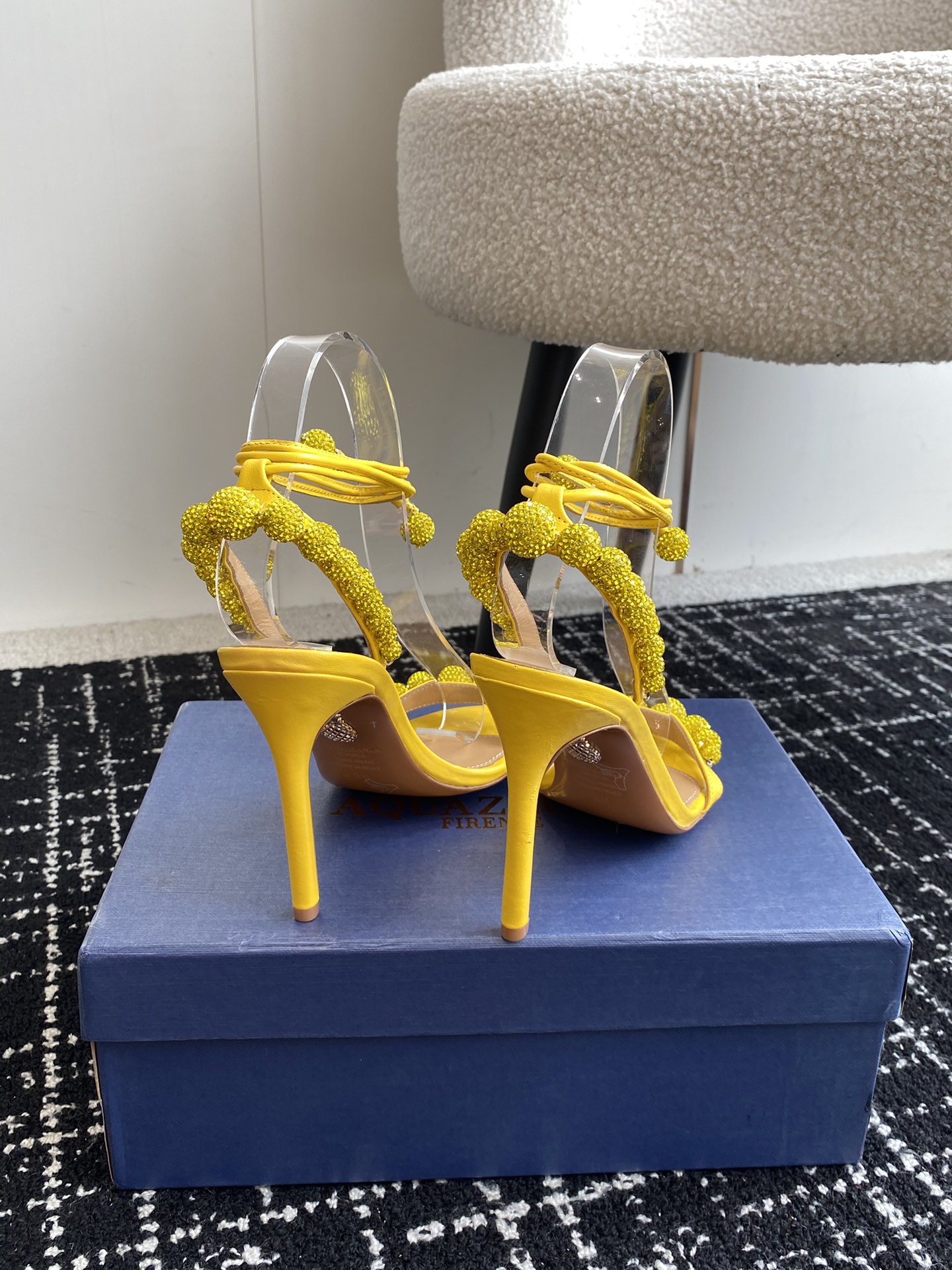 Aquazzura24ss惊艳火爆款菠萝王室贵族的钟爱雍容华贵气质高雅到手如图柜级品质璀璨别致水钻饰扣小