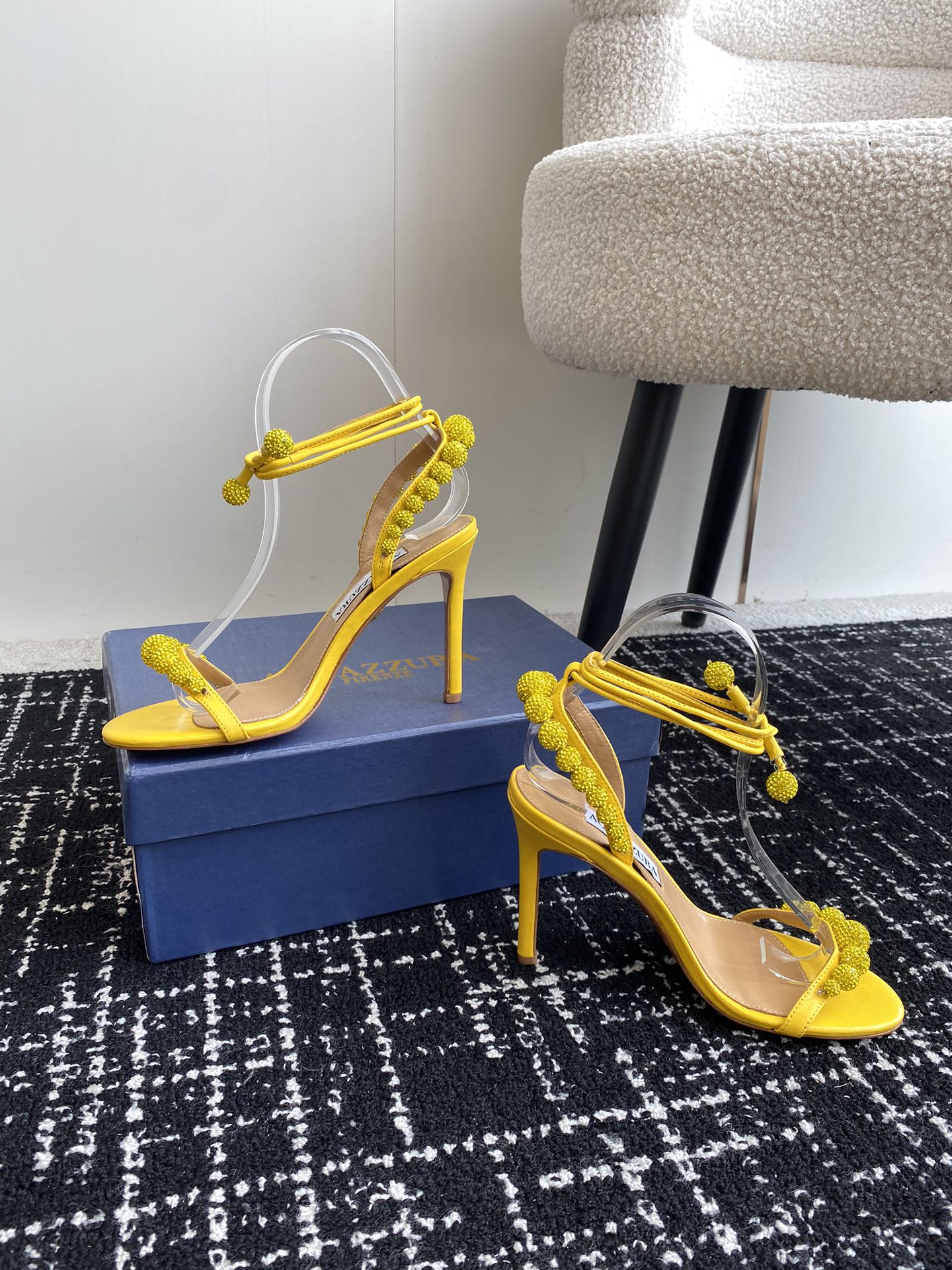 Aquazzura24ss惊艳火爆款菠萝王室贵族的钟爱雍容华贵气质高雅到手如图柜级品质璀璨别致水钻饰扣小