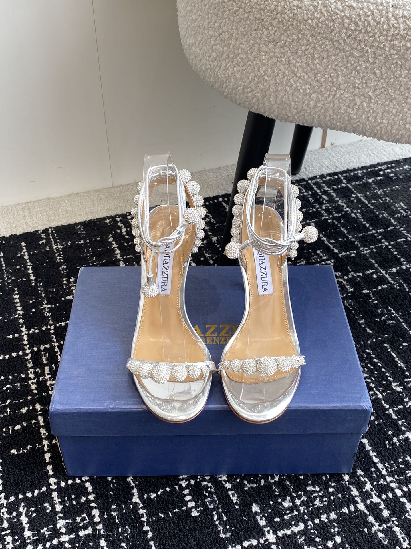 Aquazzura24ss惊艳火爆款菠萝王室贵族的钟爱雍容华贵气质高雅到手如图柜级品质璀璨别致水钻饰扣小