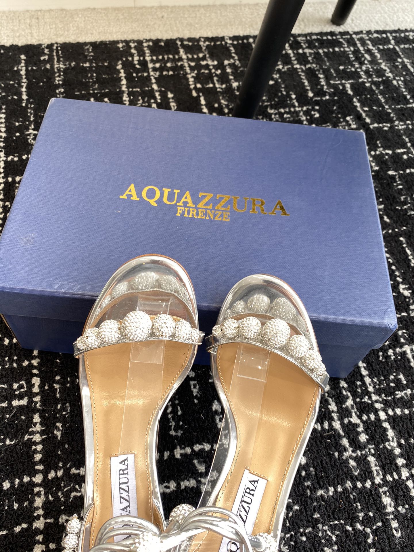 Aquazzura24ss惊艳火爆款菠萝王室贵族的钟爱雍容华贵气质高雅到手如图柜级品质璀璨别致水钻饰扣小