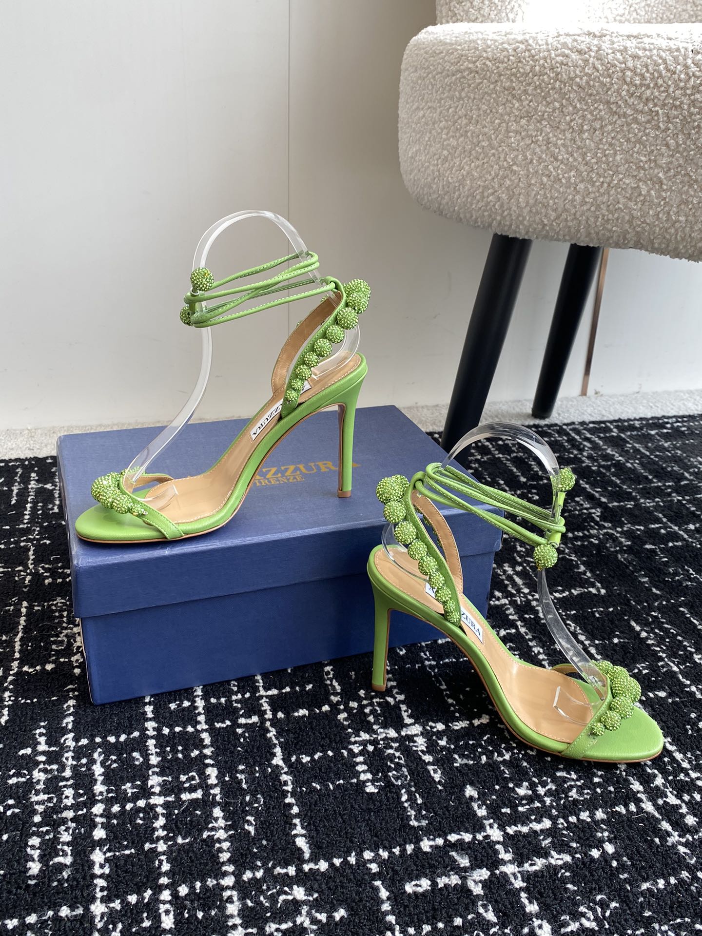 Aquazzura24ss惊艳火爆款菠萝王室贵族的钟爱雍容华贵气质高雅到手如图柜级品质璀璨别致水钻饰扣小