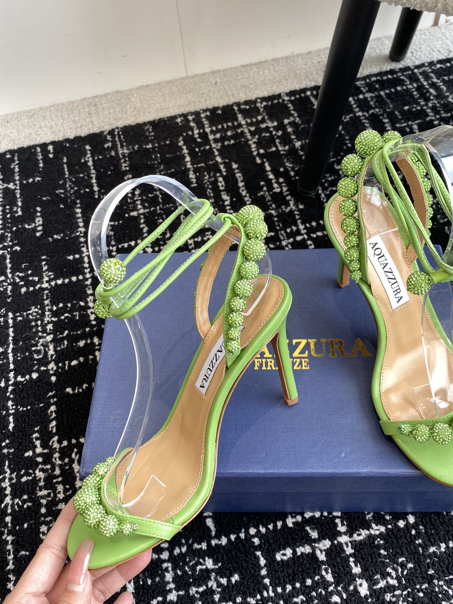 Aquazzura24ss惊艳火爆款菠萝王室贵族的钟爱雍容华贵气质高雅到手如图柜级品质璀璨别致水钻饰扣小