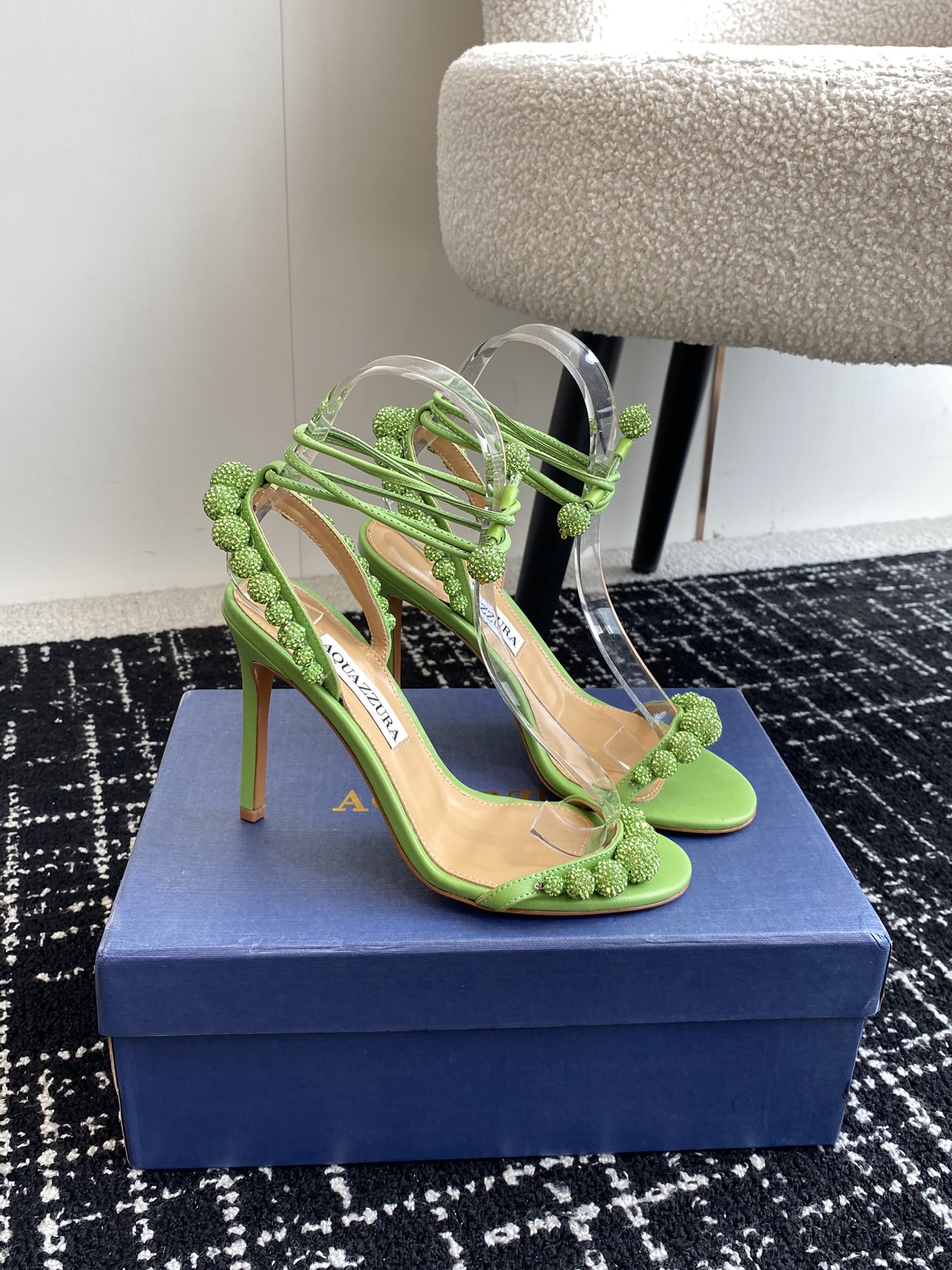 Aquazzura24ss惊艳火爆款菠萝王室贵族的钟爱雍容华贵气质高雅到手如图柜级品质璀璨别致水钻饰扣小