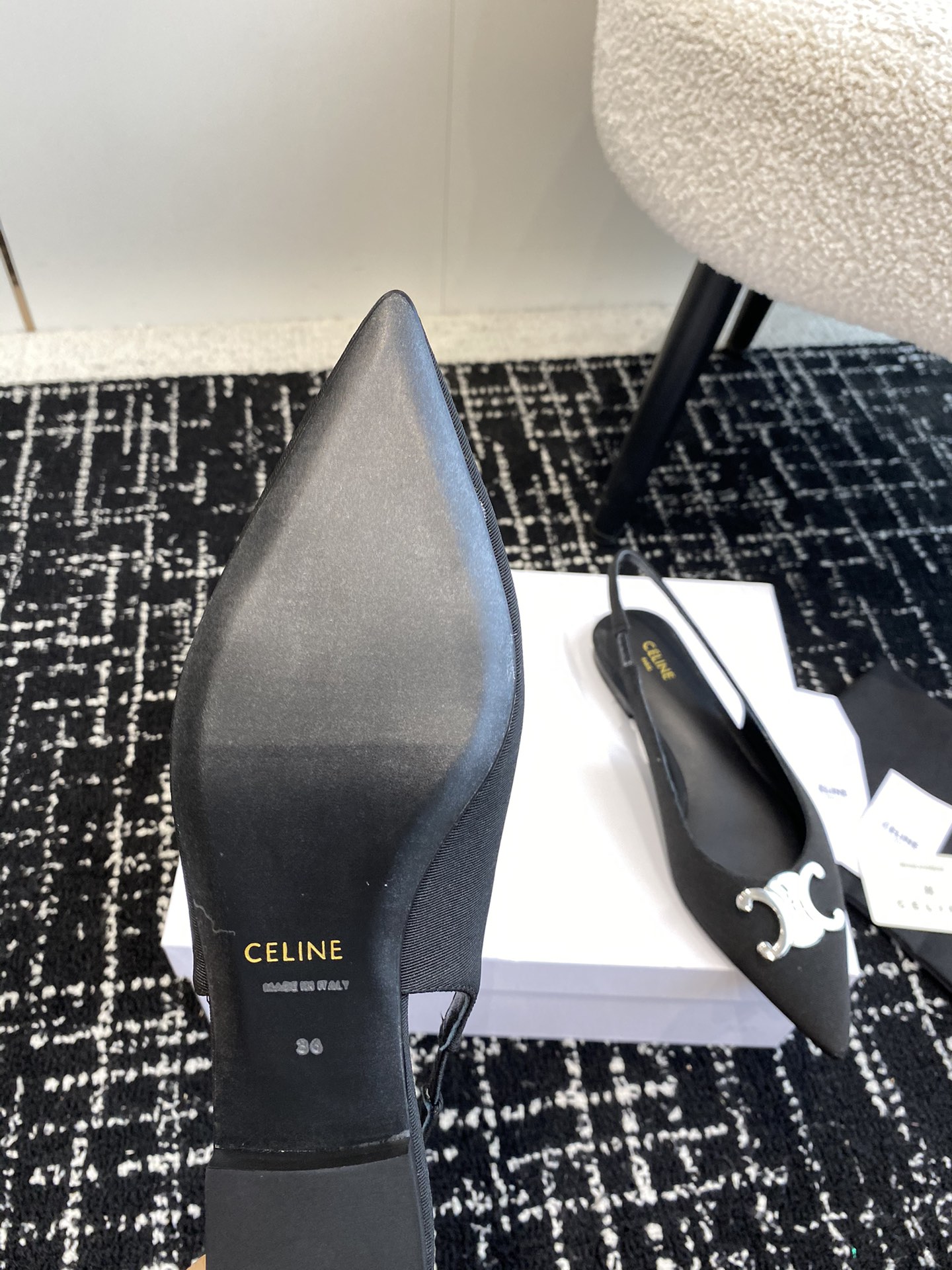 CELINE24ss新款凯旋门后空凉鞋思琳矮跟凯旋门鞋系列好精致呀银色的凯旋门很低调黑色绝了搭配小裙子牛