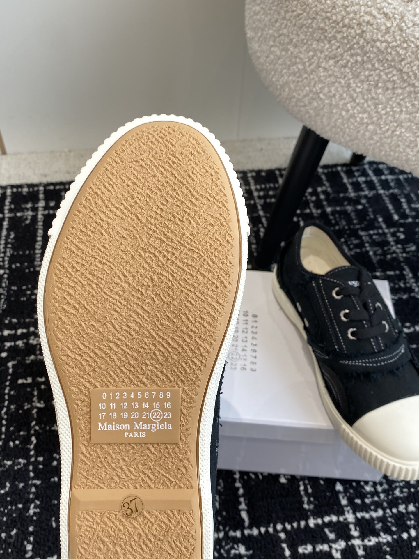 MaisonMargiela24ss乞丐风格系列马吉拉MM6黑色帆布帆布运动鞋包头拖火爆来袭！太香了靓丽