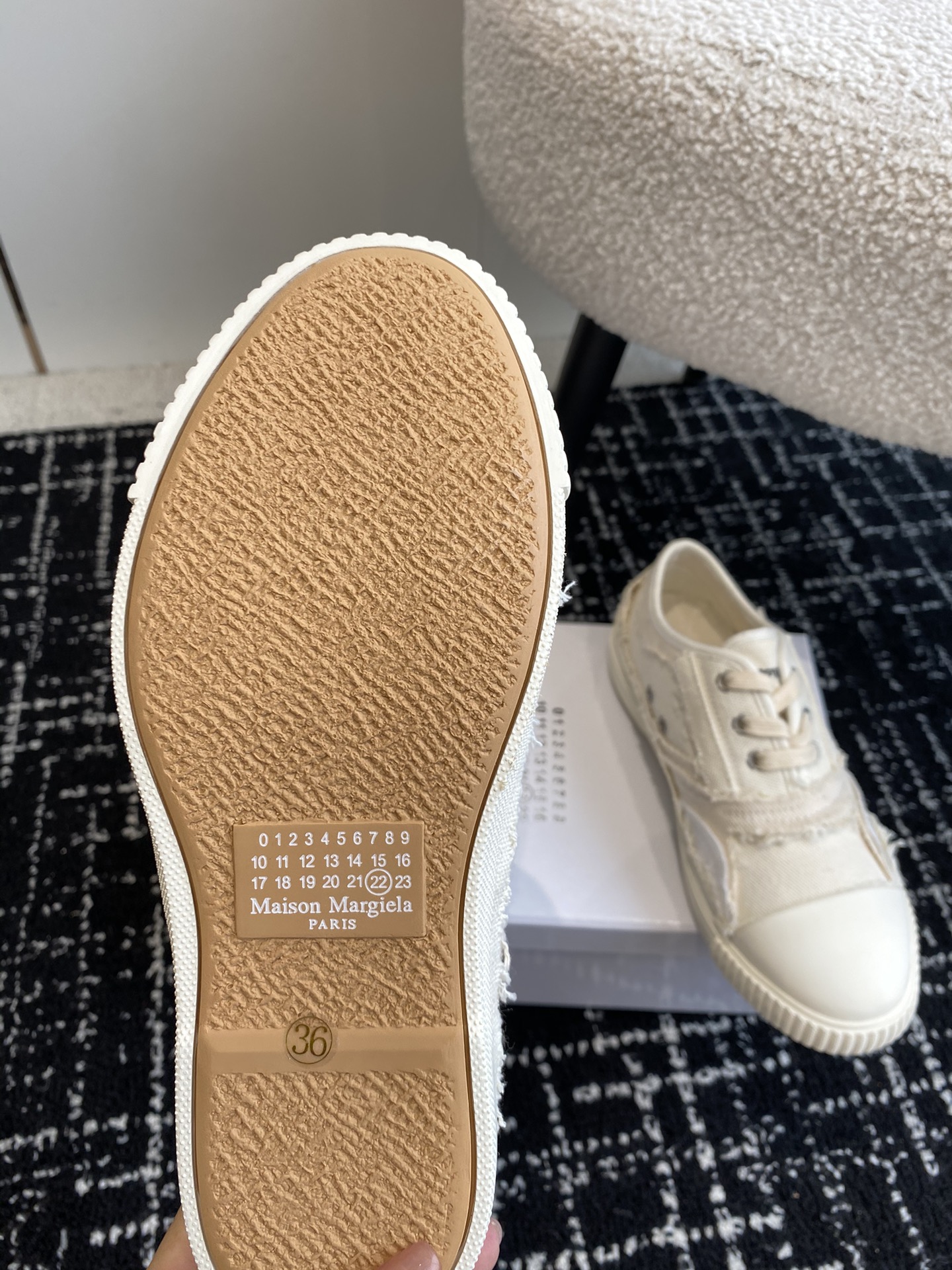 MaisonMargiela24ss乞丐风格系列马吉拉MM6黑色帆布帆布运动鞋包头拖火爆来袭！太香了靓丽