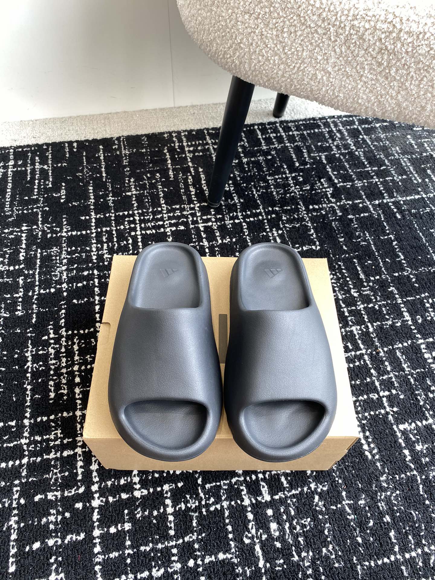 Adidas Yeezy Slide Shoes Slippers Yeezy Black Brown Cotton Foam Frosted