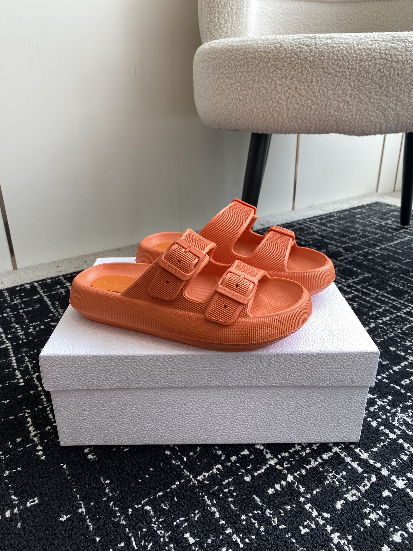 Dior Dior 迪奥 24ss 夏季新款 沙滩拖鞋 夏季到海边度假的最佳选择