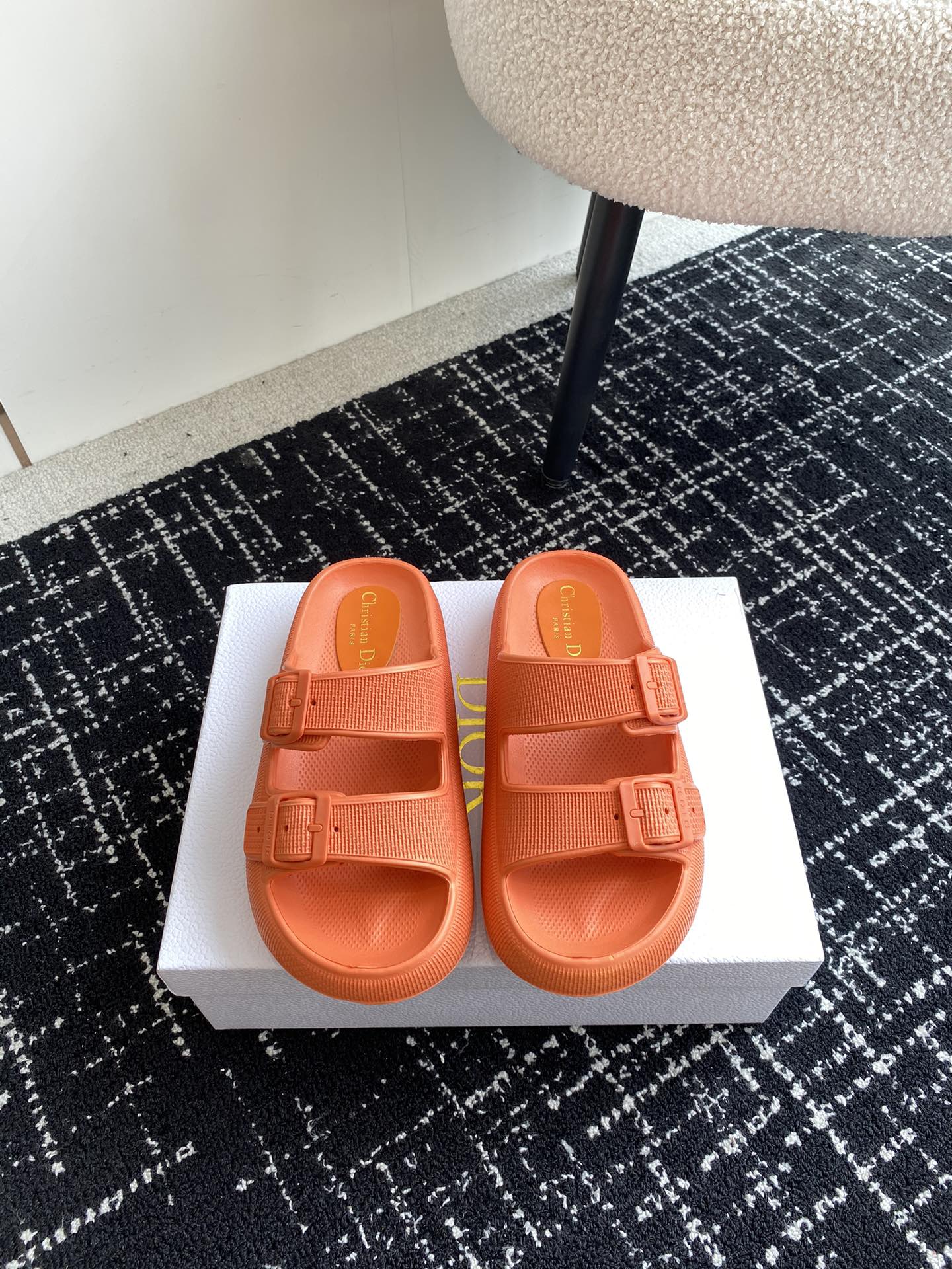 Dior Dior 迪奥 24ss 夏季新款 沙滩拖鞋 夏季到海边度假的最佳选择