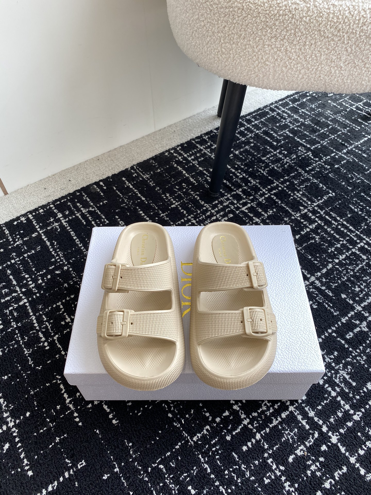 Dior Dior 迪奥 24ss 夏季新款 沙滩拖鞋 夏季到海边度假的最佳选择