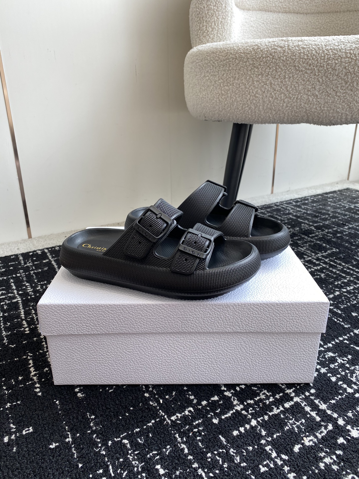 Dior Dior 迪奥 24ss 夏季新款 沙滩拖鞋 夏季到海边度假的最佳选择