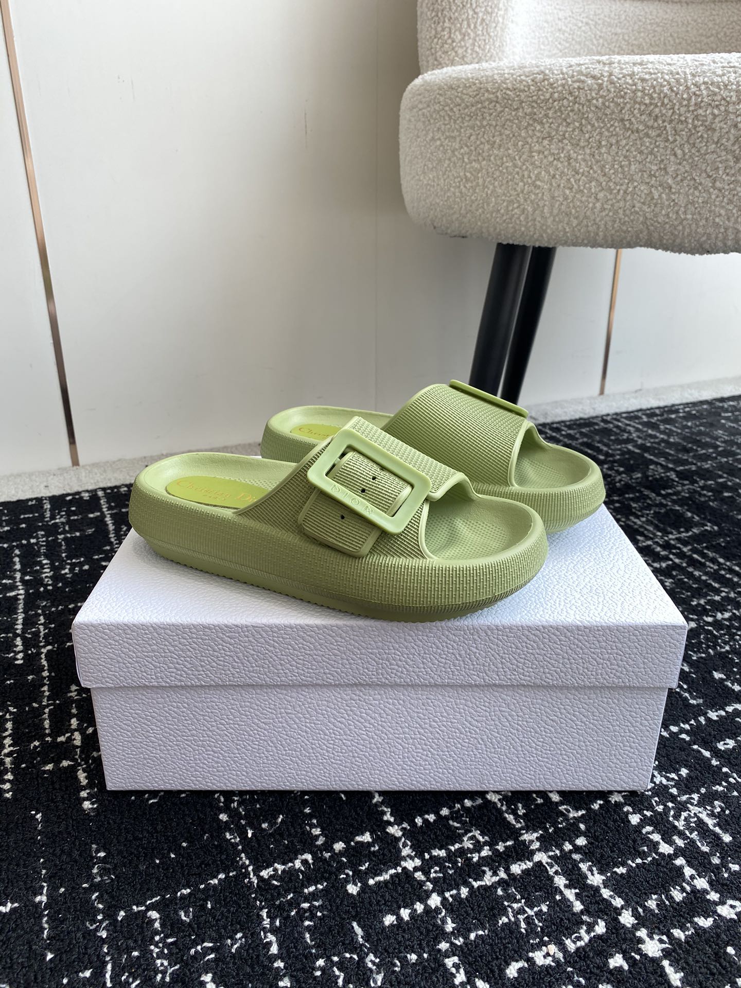 Dior Dior 迪奥 24ss 夏季新款 沙滩拖鞋 夏季到海边度假的最佳选择