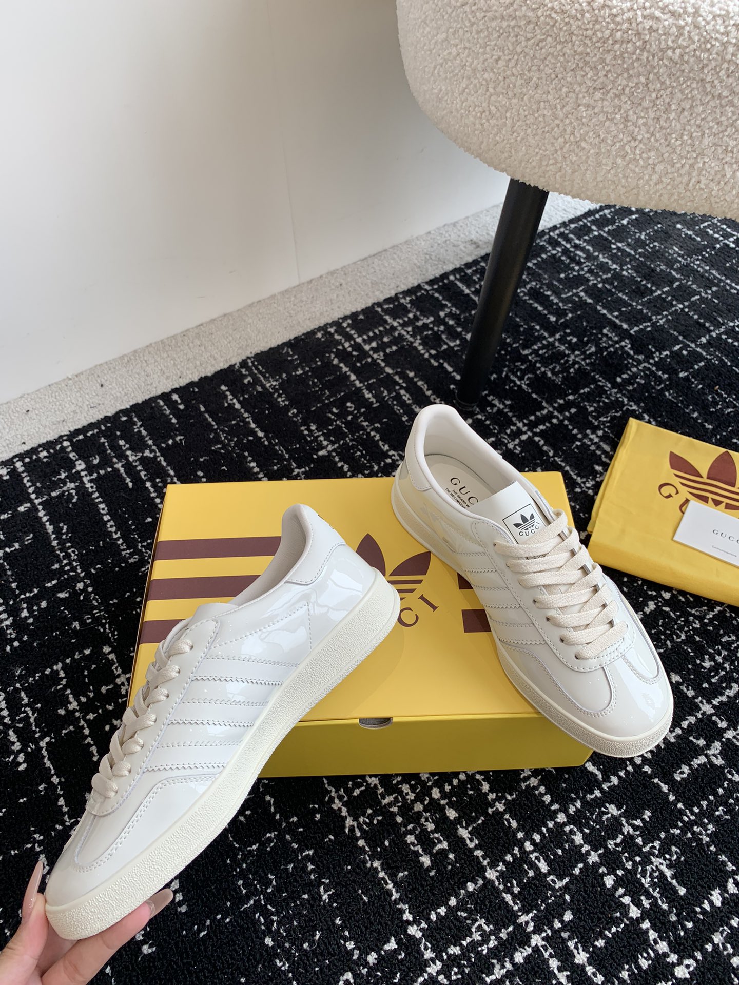 代购级adidasxGucci24ss联名款运动鞋情侣款休闲板鞋爆款融汇两个品牌丰富且历史悠久的典藏元素