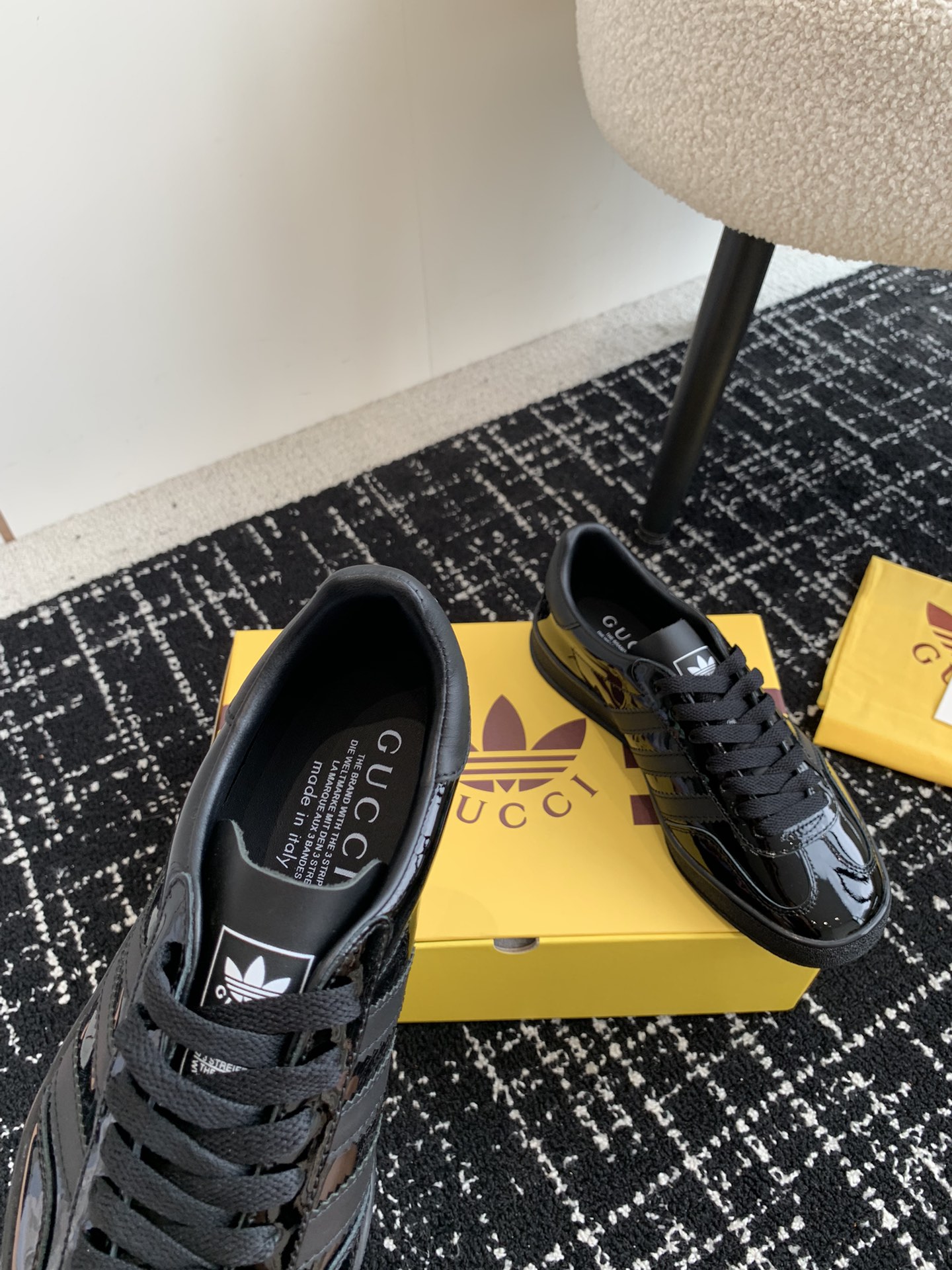 代购级adidasxGucci24ss联名款运动鞋情侣款休闲板鞋爆款融汇两个品牌丰富且历史悠久的典藏元素