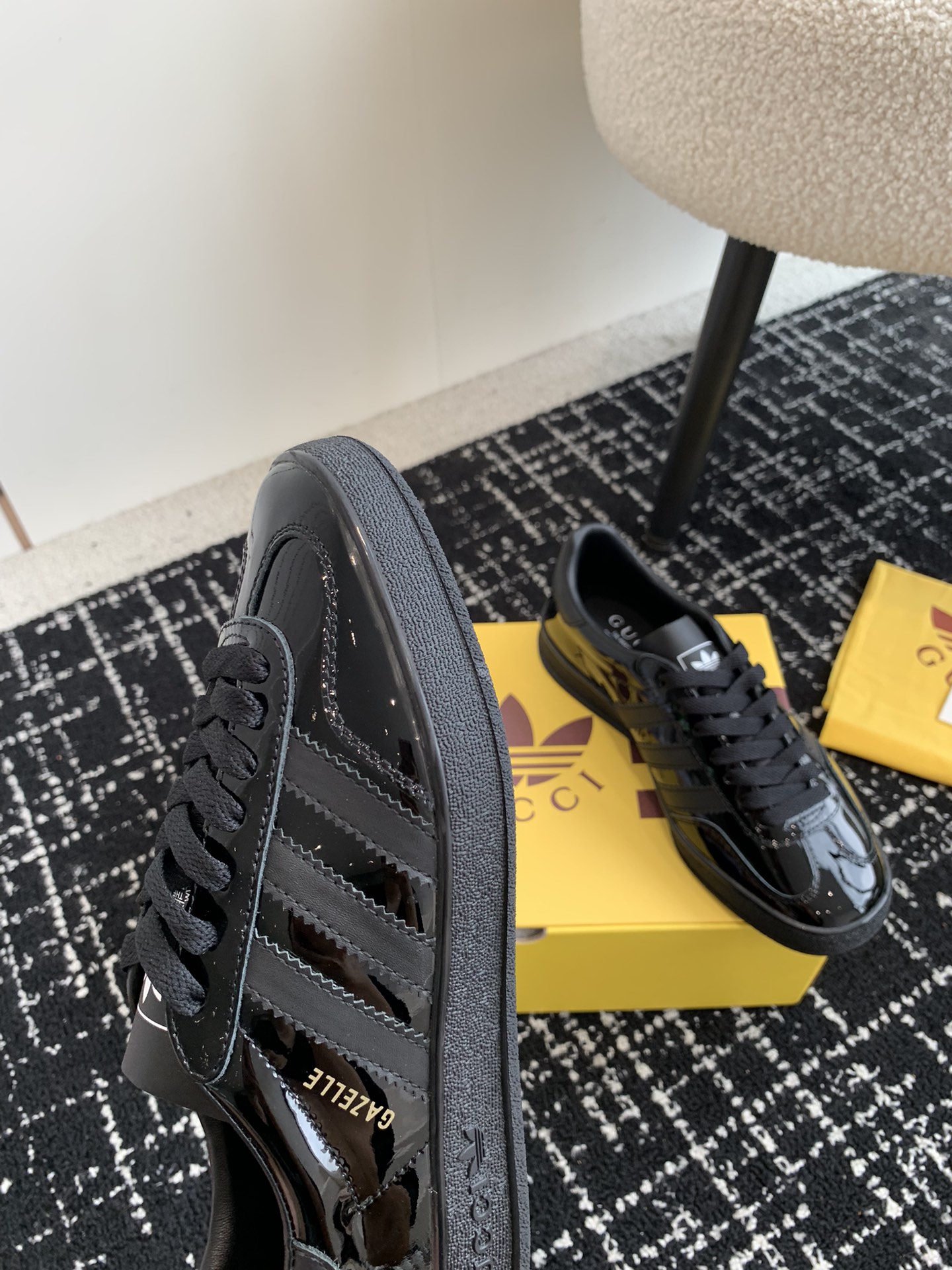 代购级adidasxGucci24ss联名款运动鞋情侣款休闲板鞋爆款融汇两个品牌丰富且历史悠久的典藏元素