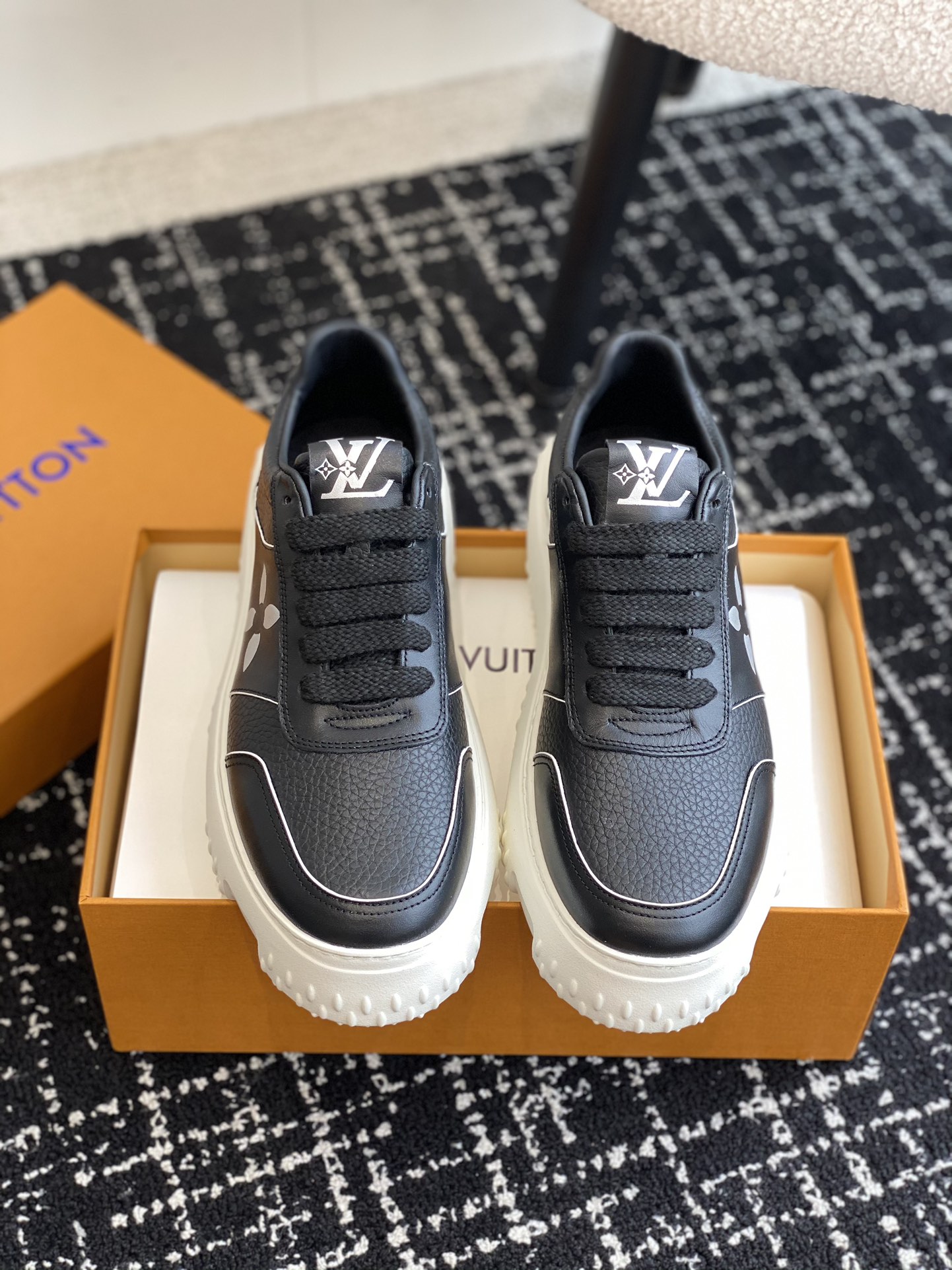 Louis Vuitton Skateboard Shoes Sneakers Casual Shoes White Unisex Women Men Cowhide Nylon Spring/Summer Collection Casual