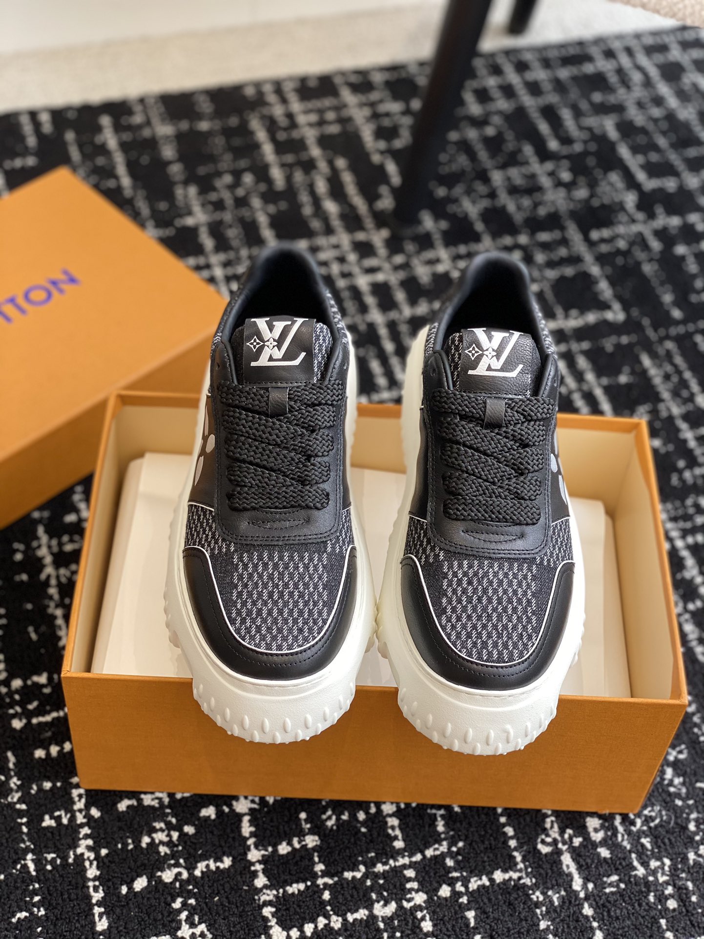 Replcia Cheap
 Louis Vuitton Skateboard Shoes Sneakers Casual Shoes White Unisex Women Men Cowhide Nylon Spring/Summer Collection Casual