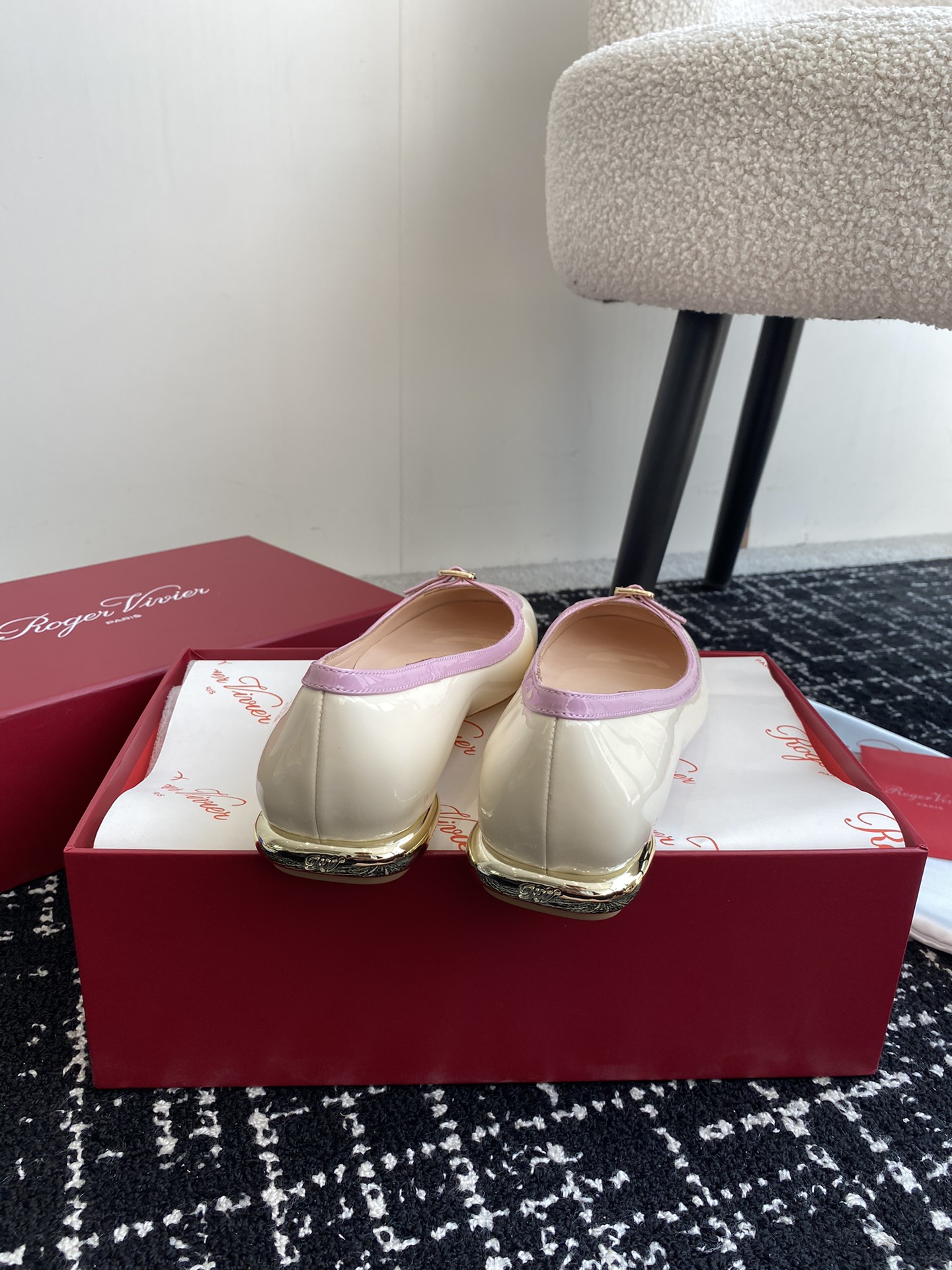 Rogervivier24ssRv最新款玛丽珍单鞋系列玛丽珍单鞋法式复古感好迷人一眼就相中显白又显优雅气