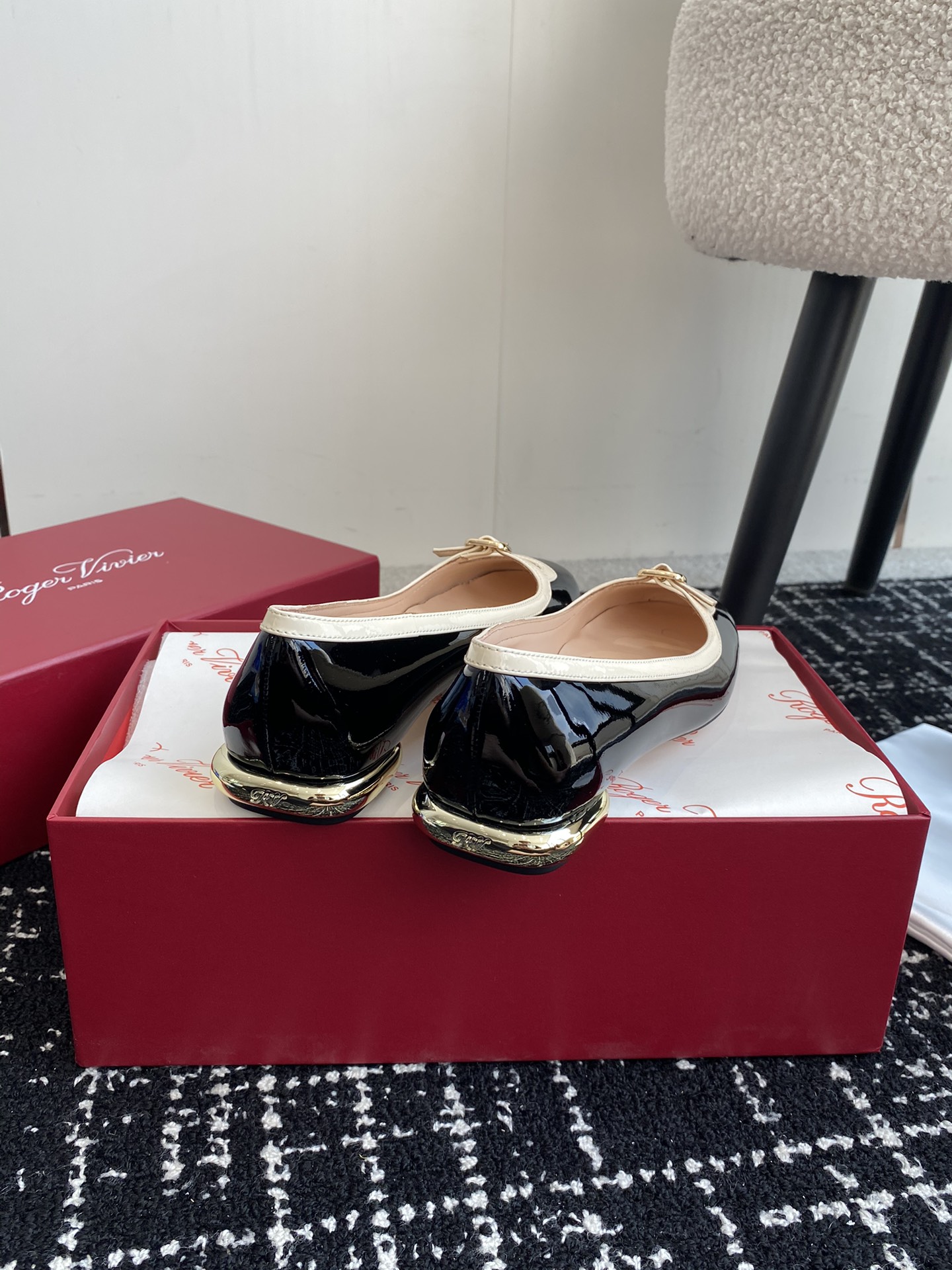 Rogervivier24ssRv最新款玛丽珍单鞋系列玛丽珍单鞋法式复古感好迷人一眼就相中显白又显优雅气