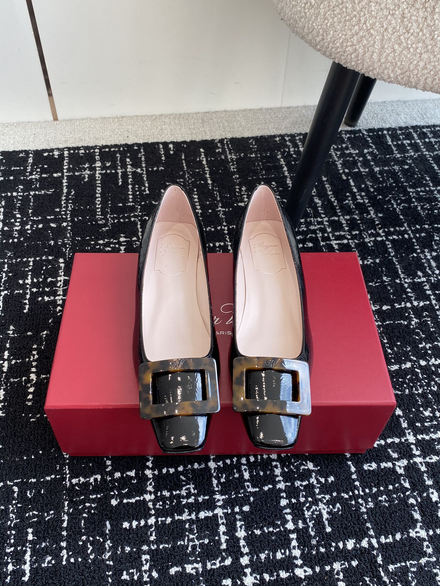 Roger Vivier High Heel Pumps Single Layer Shoes Patent Leather Sheepskin