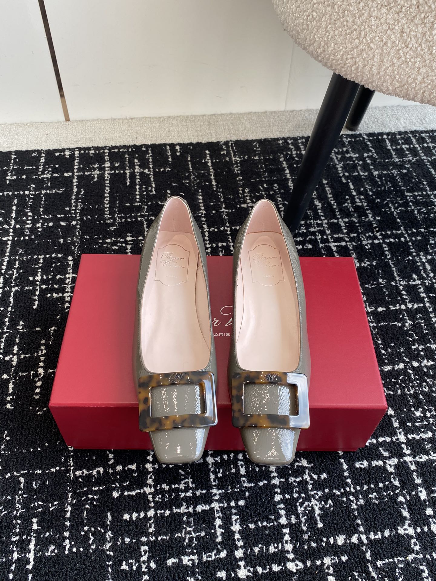 Where to buy Replicas
 Roger Vivier High Heel Pumps Single Layer Shoes Patent Leather Sheepskin