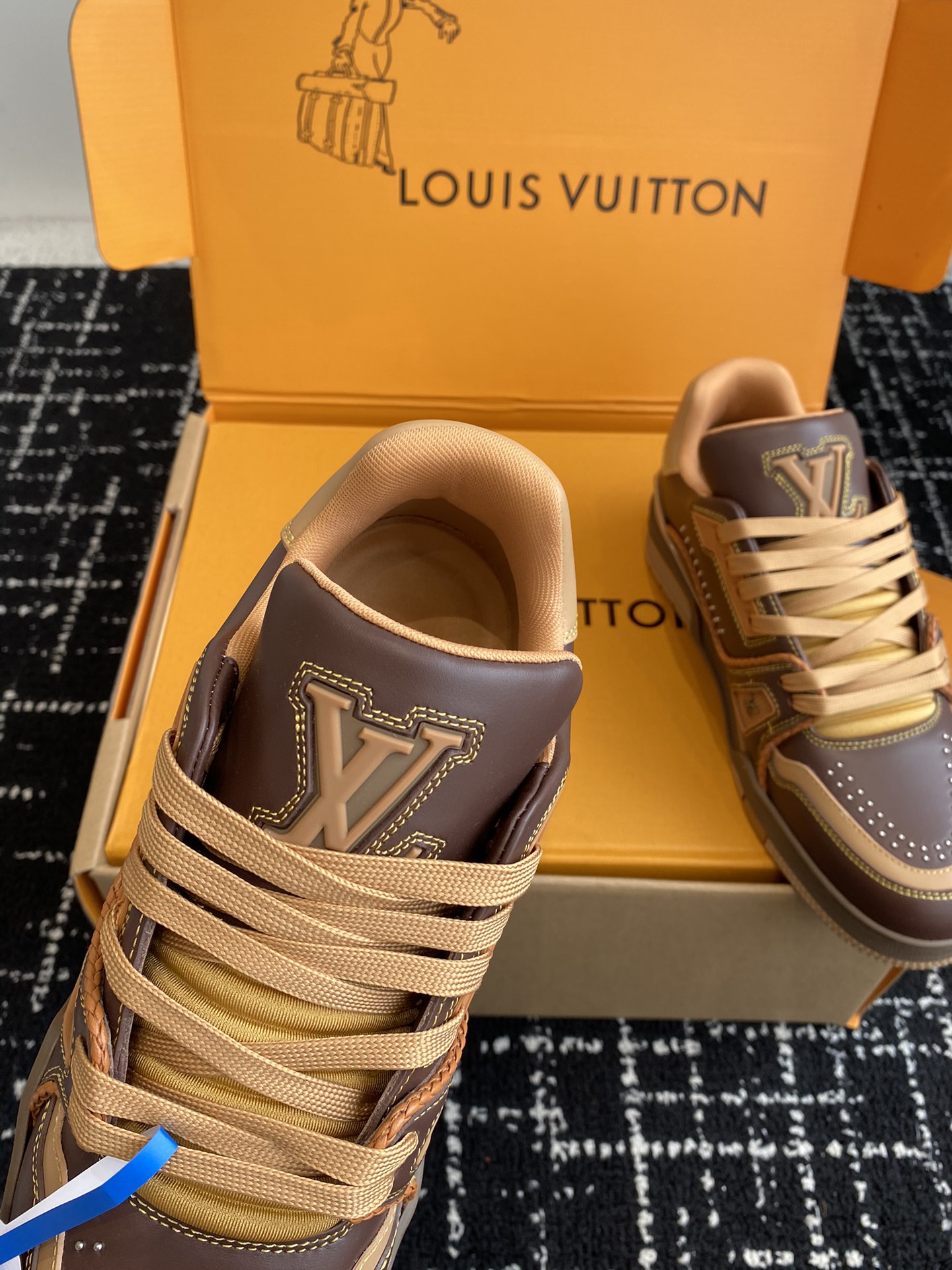 LouisVuitton24ss钮钉系列驴家的爆款！trainer板鞋每个人都必须入的款绝不后悔！超级百