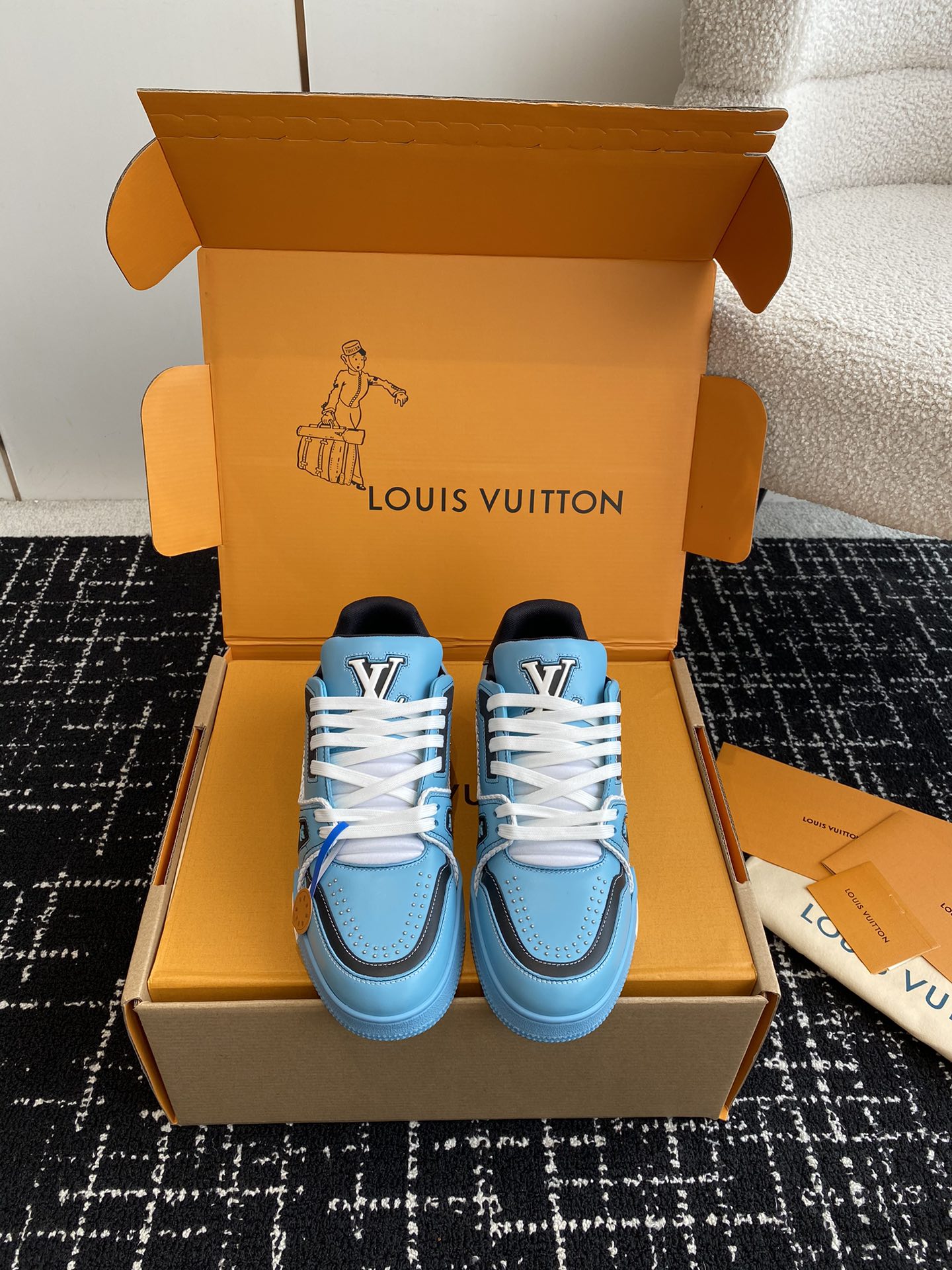 LouisVuitton24ss钮钉系列驴家的爆款！trainer板鞋每个人都必须入的款绝不后悔！超级百