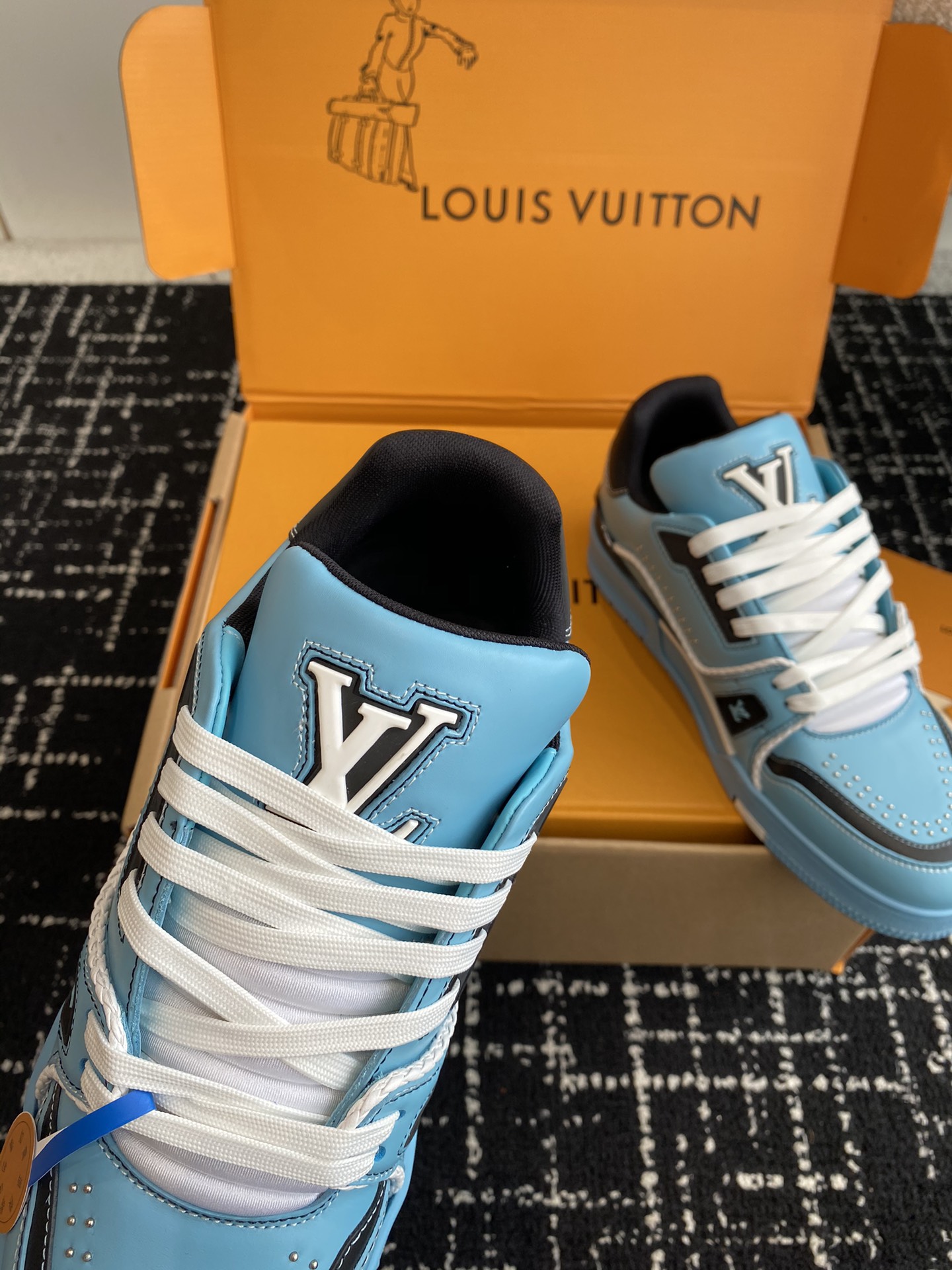 LouisVuitton24ss钮钉系列驴家的爆款！trainer板鞋每个人都必须入的款绝不后悔！超级百