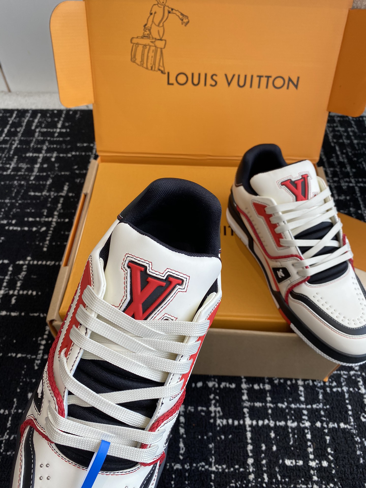 LouisVuitton24ss钮钉系列驴家的爆款！trainer板鞋每个人都必须入的款绝不后悔！超级百