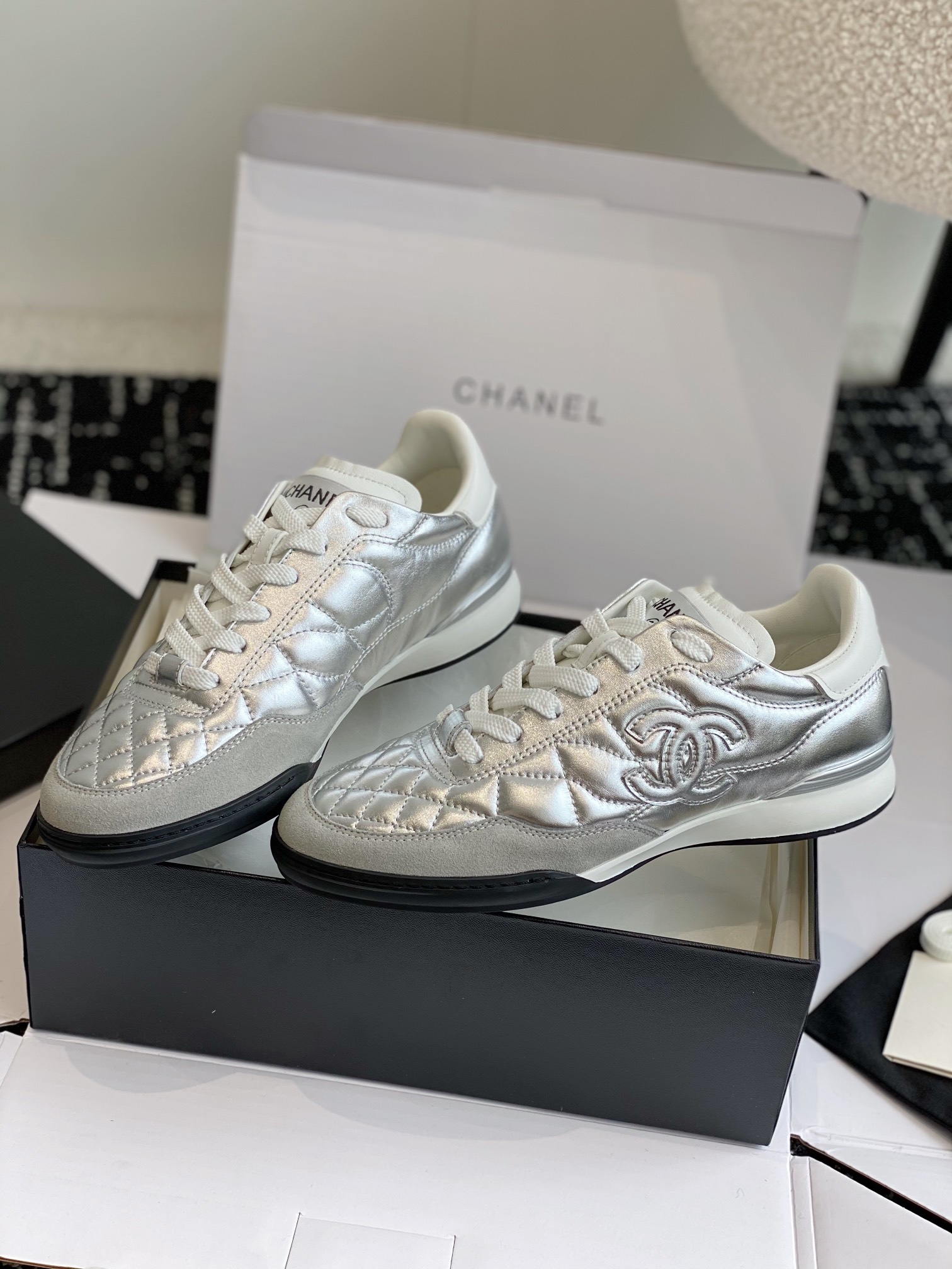 东莞最有流量的棒球鞋CHANEL小香这双鞋谁穿谁夸!杨幂同款Chanel24ss棒球鞋永远可以相信幂姐的