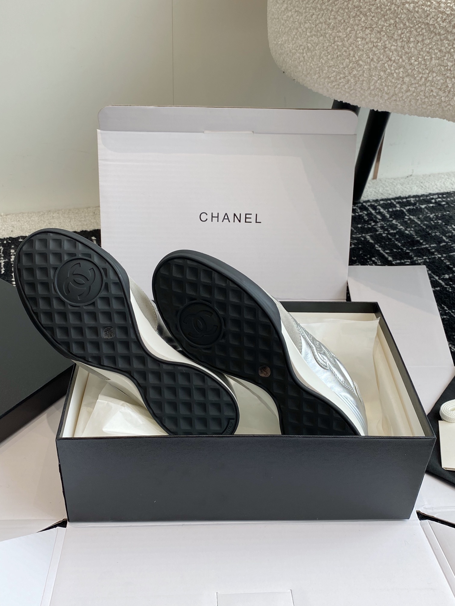 东莞最有流量的棒球鞋CHANEL小香这双鞋谁穿谁夸!杨幂同款Chanel24ss棒球鞋永远可以相信幂姐的