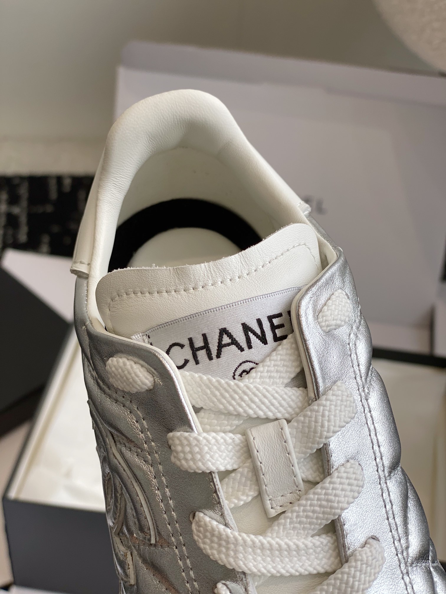 东莞最有流量的棒球鞋CHANEL小香这双鞋谁穿谁夸!杨幂同款Chanel24ss棒球鞋永远可以相信幂姐的