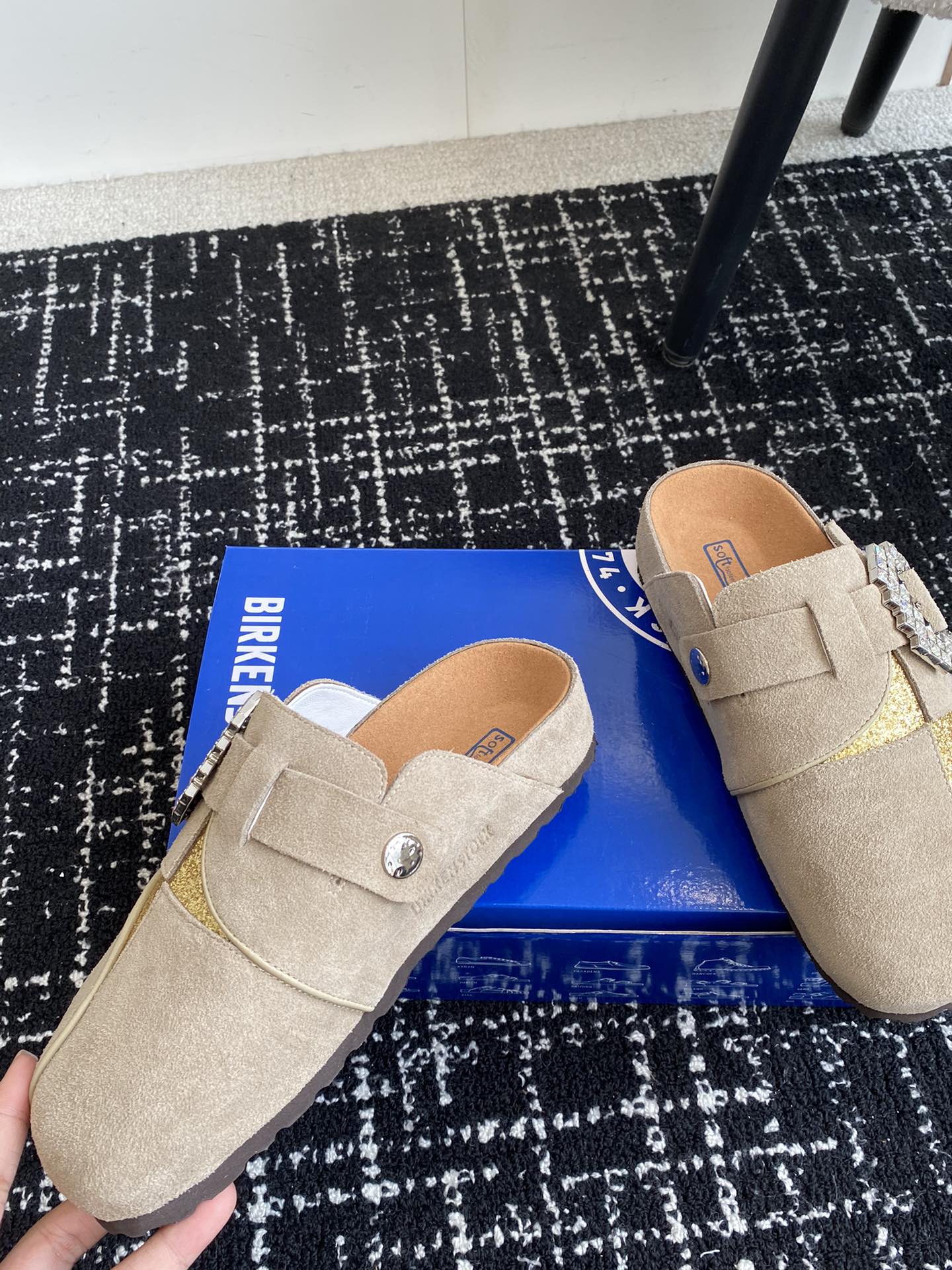 BIRKENSTOCK24ss秋冬博肯真软木潮流时尚钻扣休闲包头拖人体工程学设计符合脚形的脚床软木材质穿