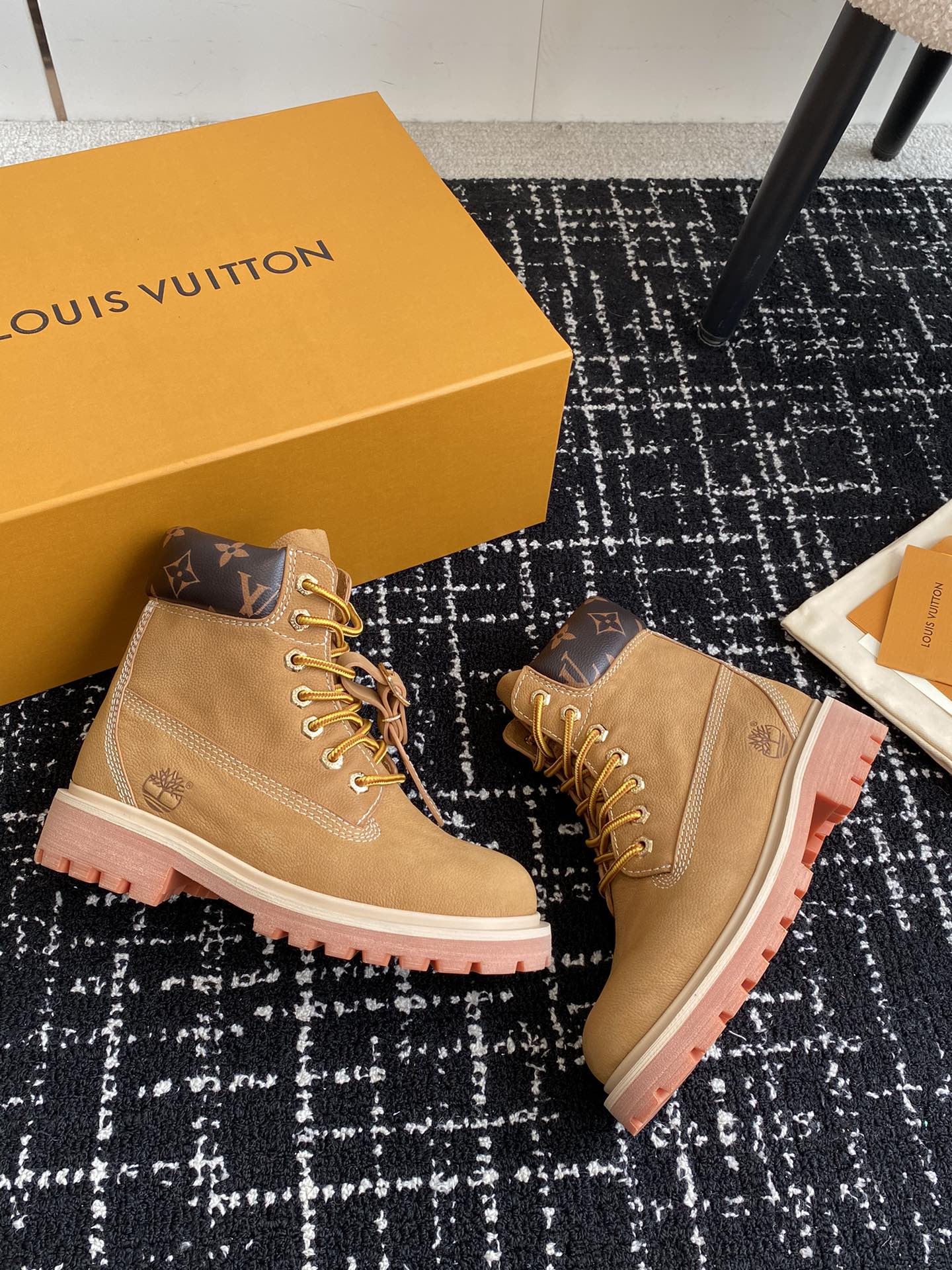 代购级LouisVuittonxTimberland联名ViaInstagramLv24ss早秋添柏岚大