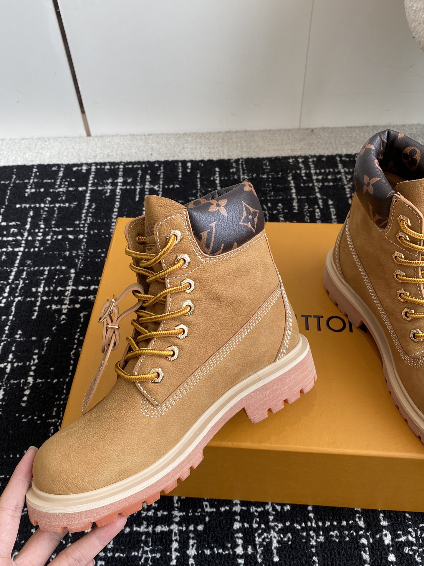 代购级LouisVuittonxTimberland联名ViaInstagramLv24ss早秋添柏岚大