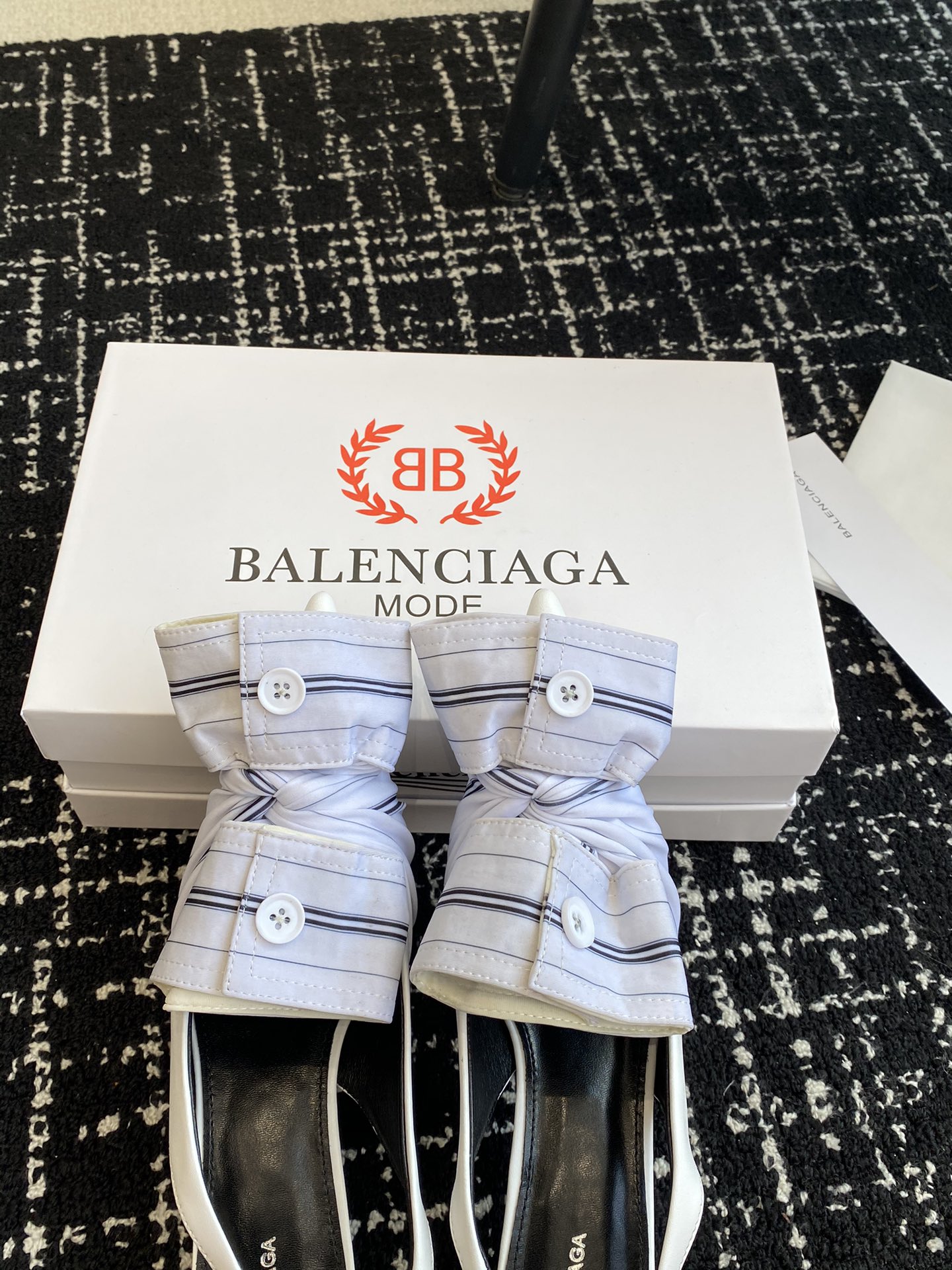 代购级BALENCIAGA24ss尖头衣袖设计款高跟鞋市场最高版本绝对原版开发英原版购入对照开发特殊定制