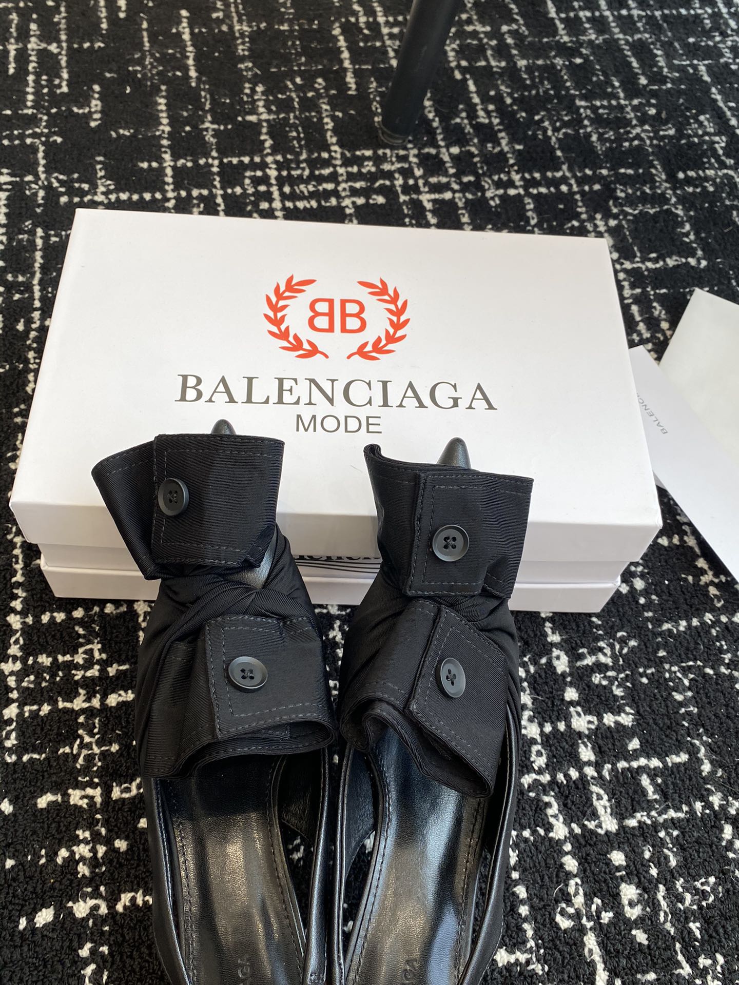 代购级BALENCIAGA24ss尖头衣袖设计款高跟鞋市场最高版本绝对原版开发英原版购入对照开发特殊定制