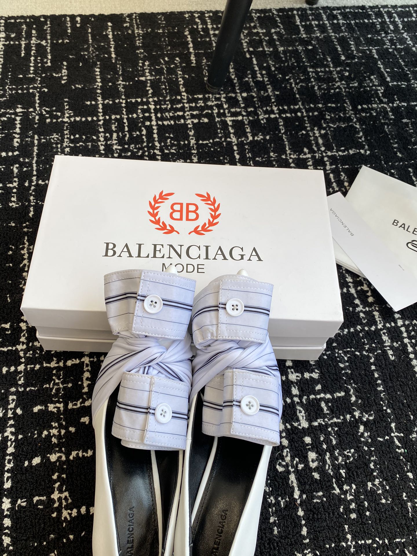 代购级BALENCIAGA24ss尖头衣袖设计款高跟鞋市场最高版本绝对原版开发英原版购入对照开发特殊定制