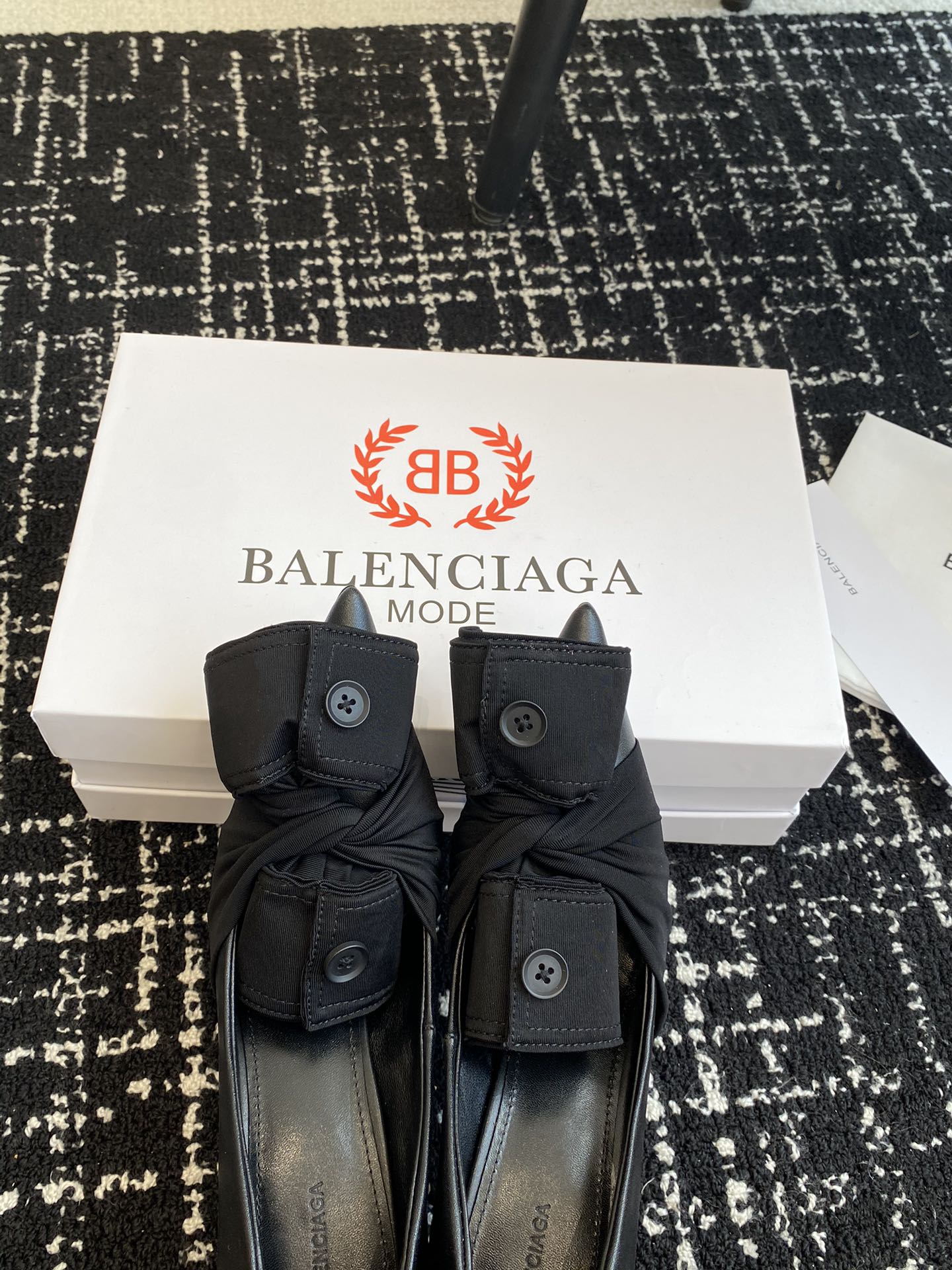 代购级BALENCIAGA24ss尖头衣袖设计款高跟鞋市场最高版本绝对原版开发英原版购入对照开发特殊定制