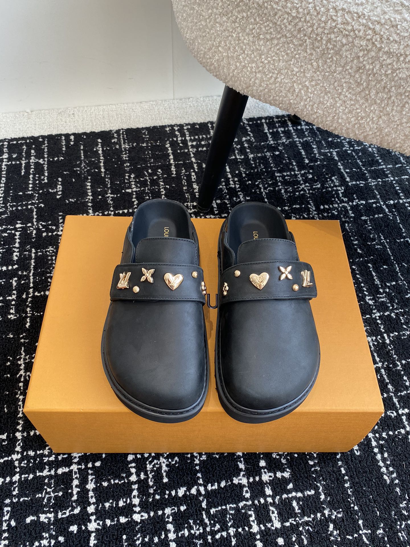 Buy Sell
 Louis Vuitton Shoes Slippers Unisex Gold Hardware Denim Frosted Sheepskin Fall/Winter Collection