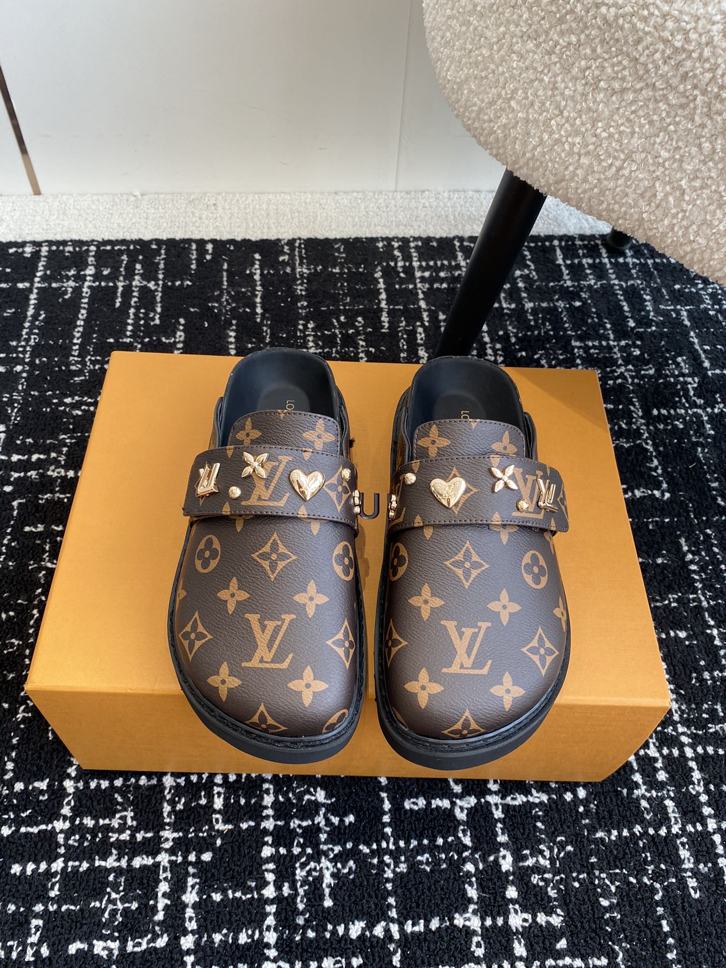 Louis Vuitton Shoes Slippers Unisex Gold Hardware Denim Frosted Sheepskin Fall/Winter Collection