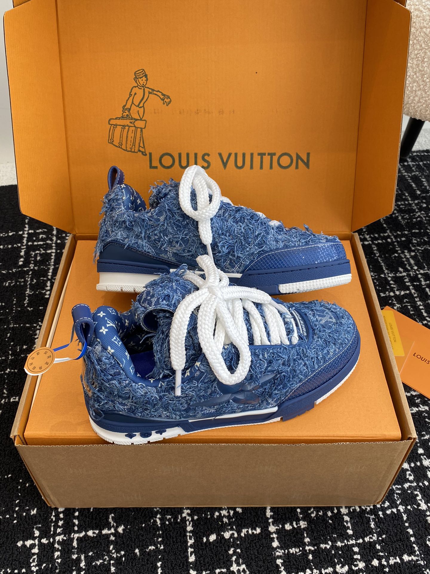 代购级LouisVuitton24ss驴家的爆款！trainer板鞋每个人都必须入的款绝不后悔！超级百搭