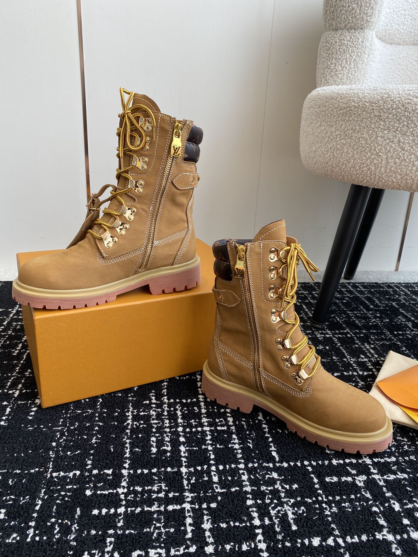 代购级LouisVuittonxTimberland联名ViaInstagramLv24ss早秋添柏岚大