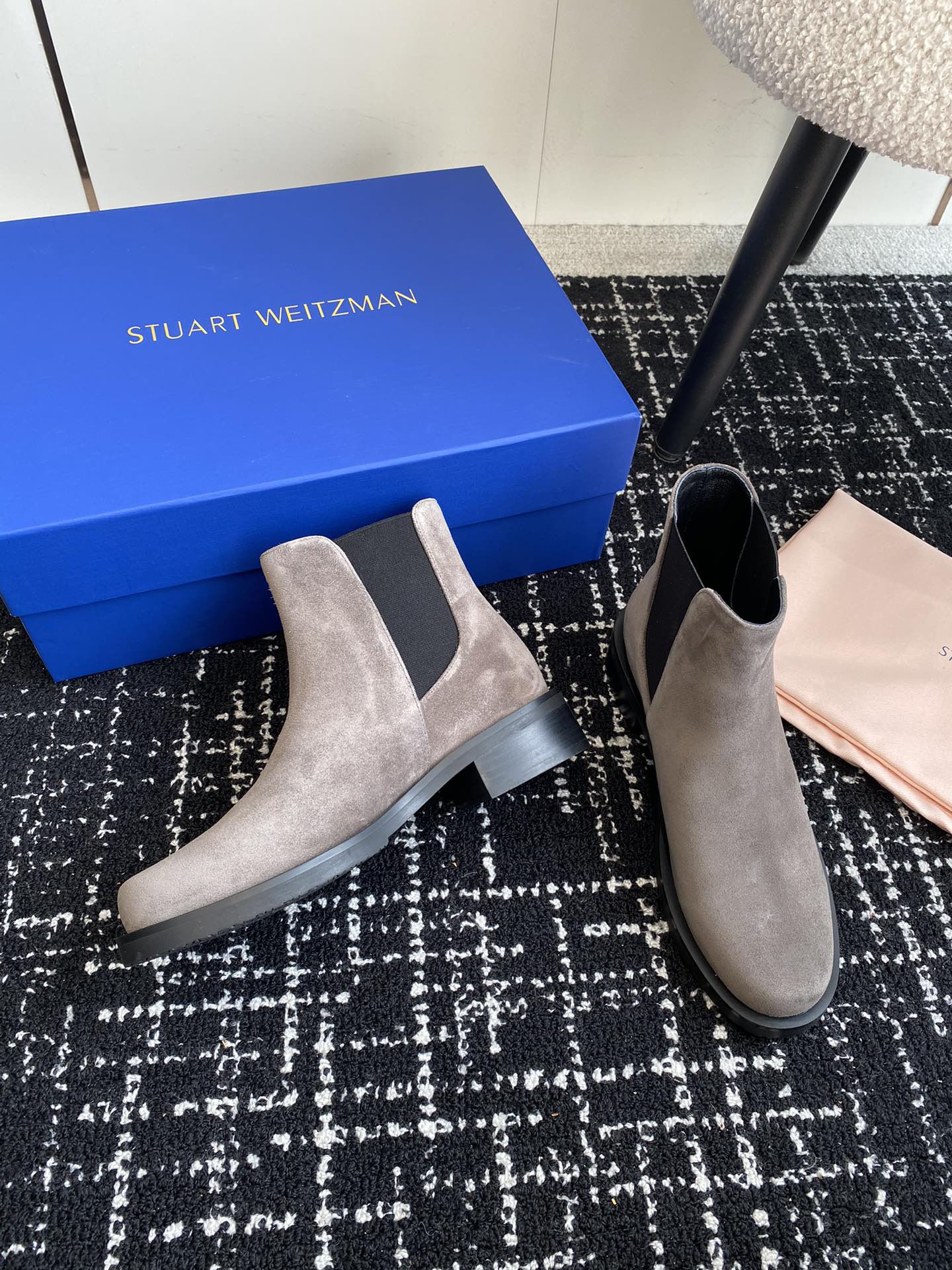 stuartweitzmanfw24ssnewarrival杨紫大姐姐同款一脚蹬松紧机车靴短靴sw新款厚