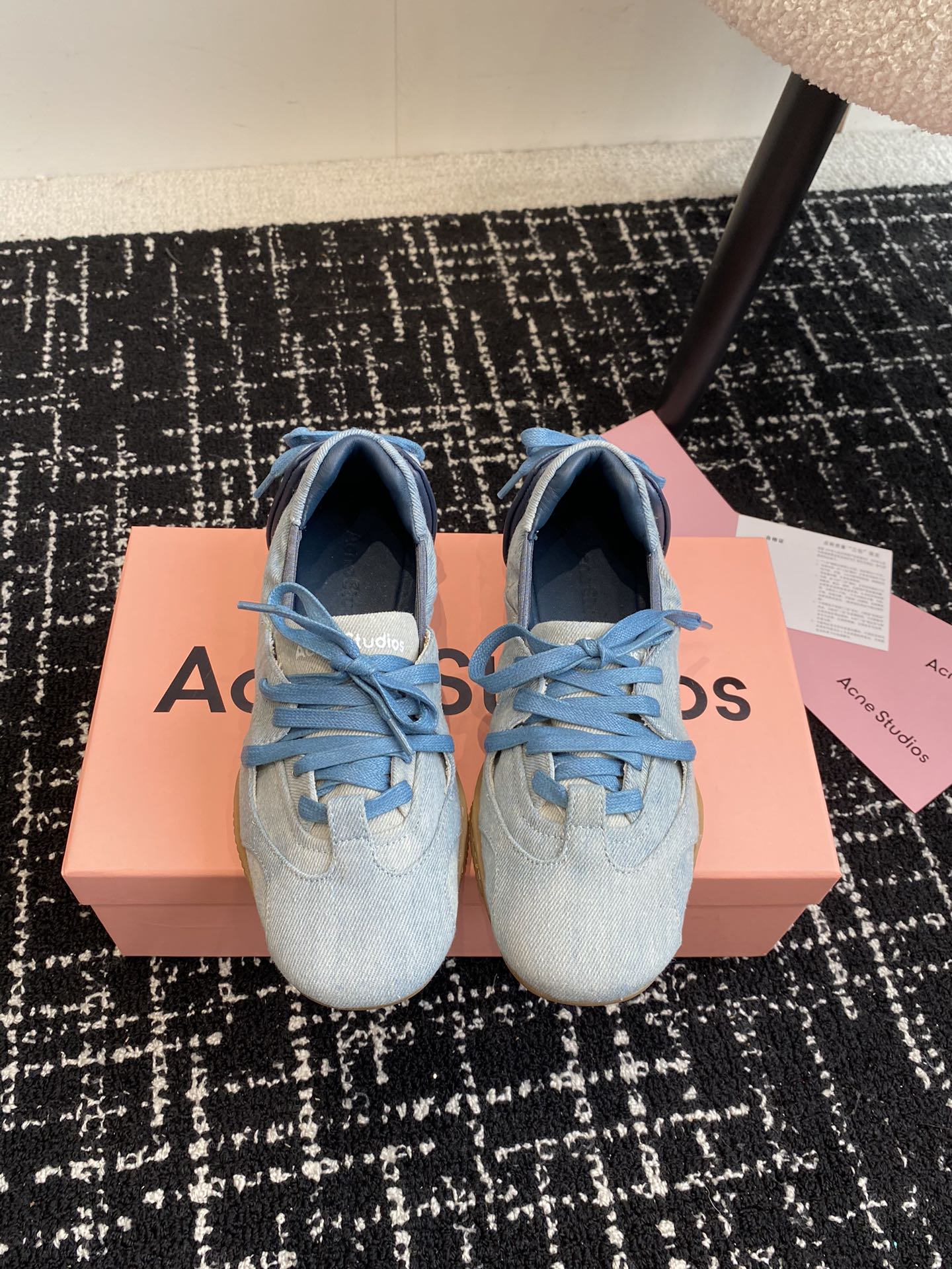 AcneStudios24ss秋冬季走秀款芭蕾鞋可以说每一双都是可以珍藏的鞋子今年这款芭蕾鞋真的是太美了