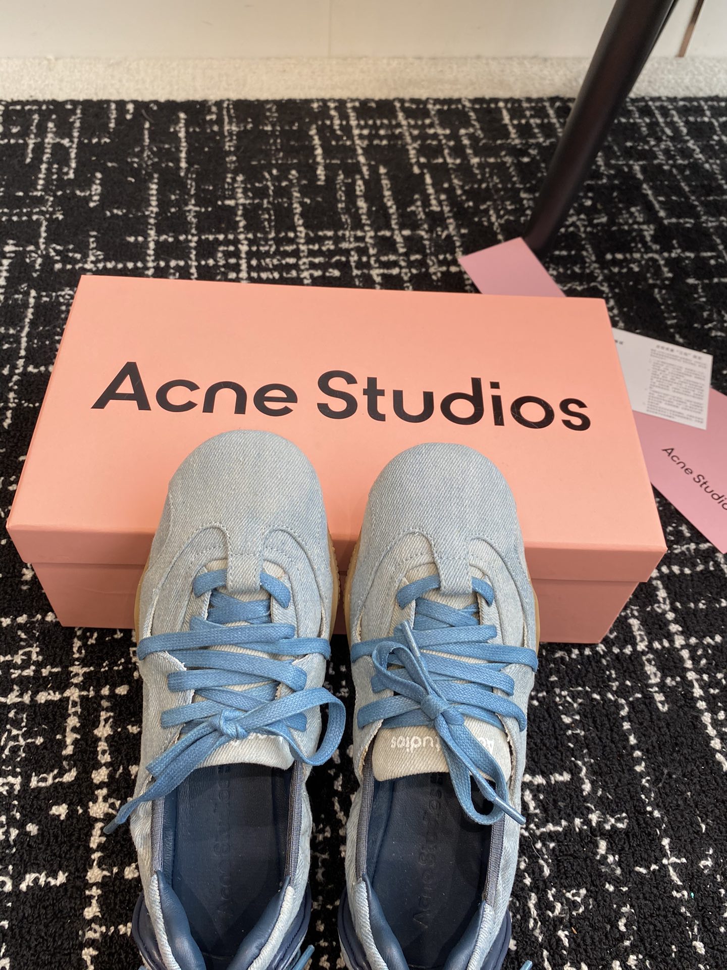 AcneStudios24ss秋冬季走秀款芭蕾鞋可以说每一双都是可以珍藏的鞋子今年这款芭蕾鞋真的是太美了