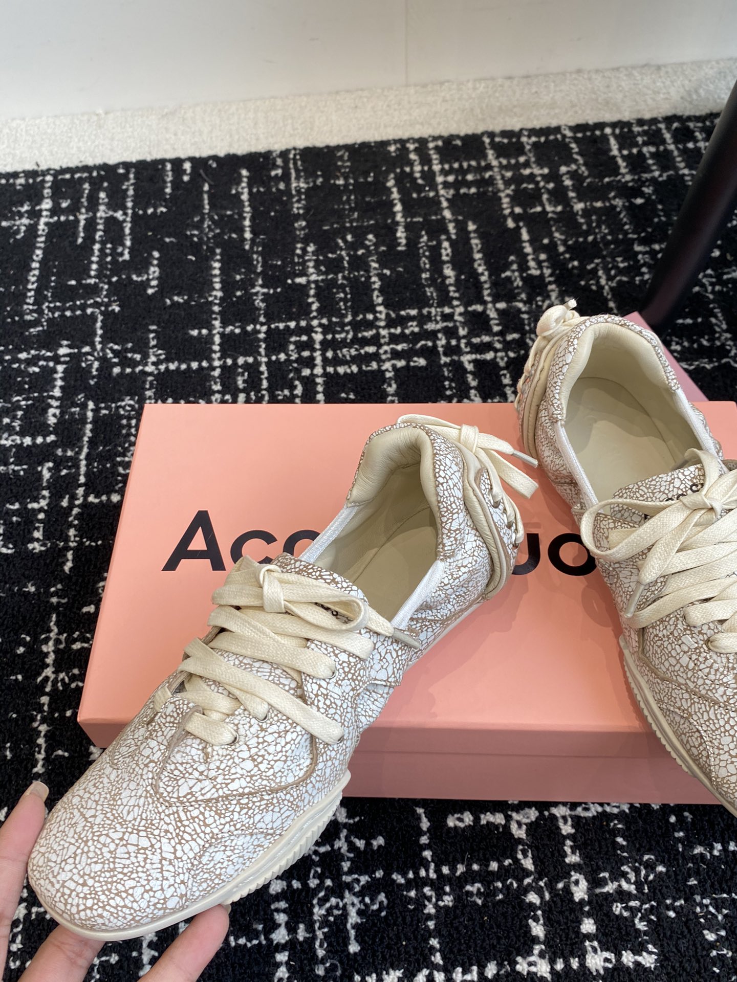 AcneStudios24ss秋冬季走秀款芭蕾鞋可以说每一双都是可以珍藏的鞋子今年这款芭蕾鞋真的是太美了