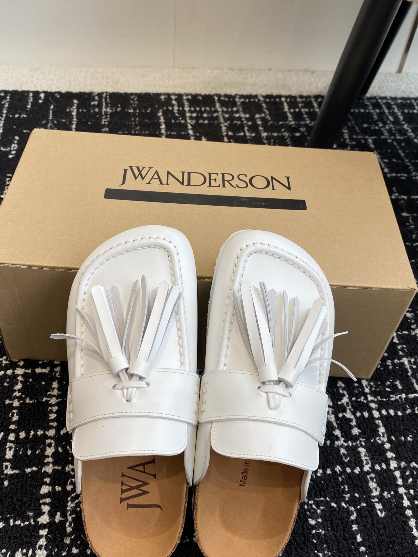 JWAnderson24ss潮牌新款流苏厚底情侣款半托英国小众品牌独特而不夸张的设计不易撞款每款鞋子都足