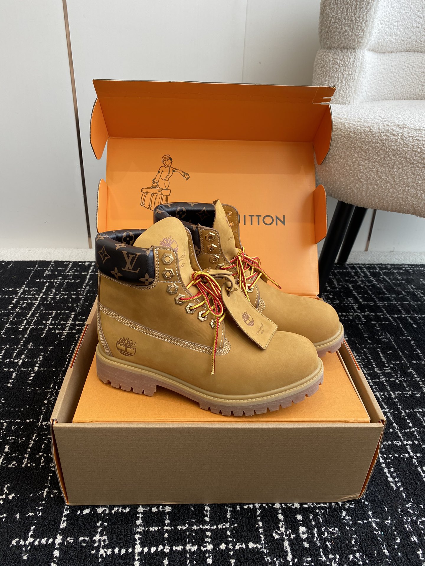 东莞LouisVuittonxTimberland联名ViaInstagramLv24ss早秋添柏岚情侣